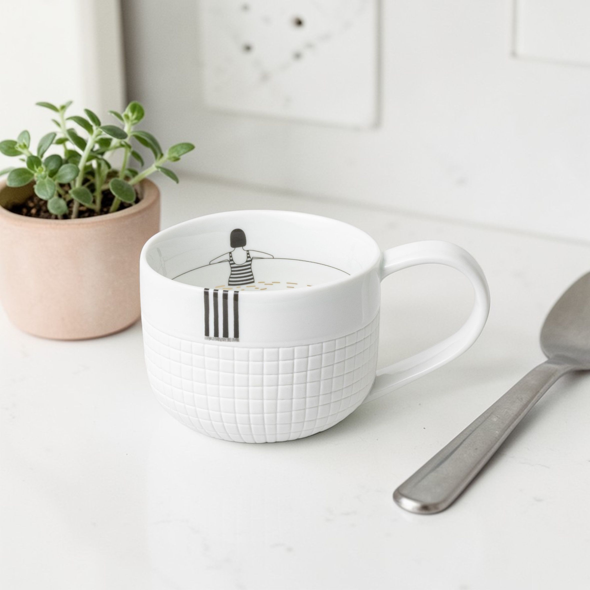 Cup bathing lake wheels