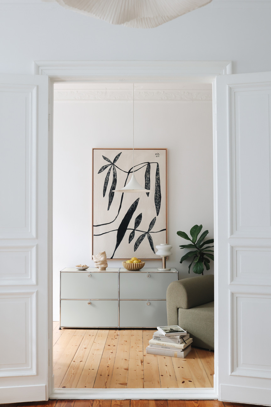 USM Haller Sideboard E2 with 4 folding doors