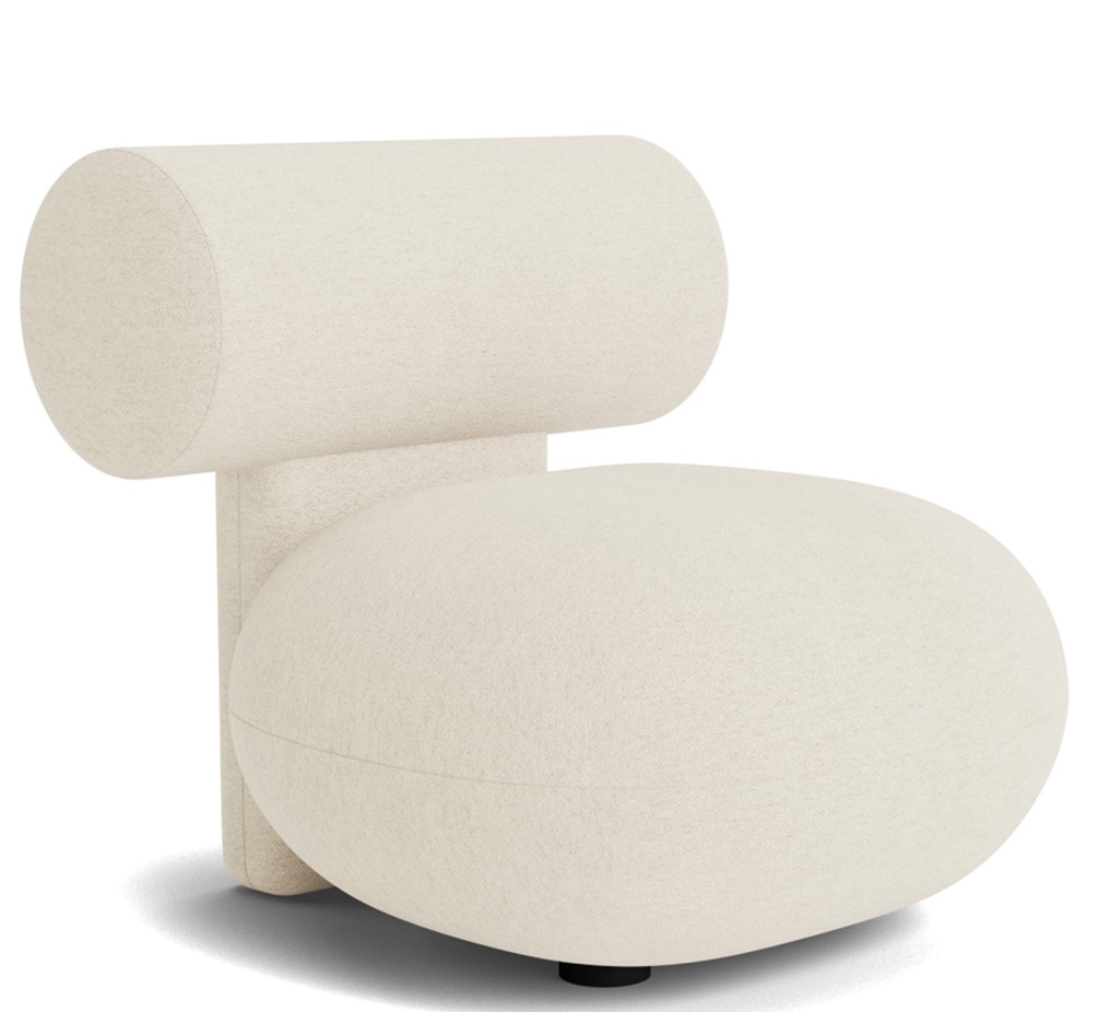 Hippo Lounge Chair Sessel Vollgepolstert von NORR11 in Beige, moderner Design Sessel für Wohnzimmer.