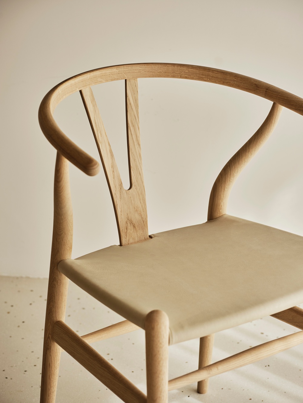 CH24P Wishbone Chair / Y-Chair by Carl Hansen & Søn