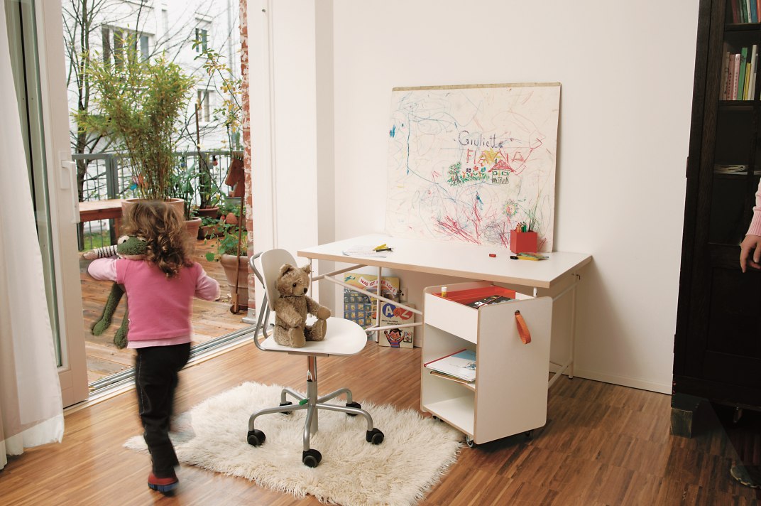 Turtle swivel chair for children Richard Lampert