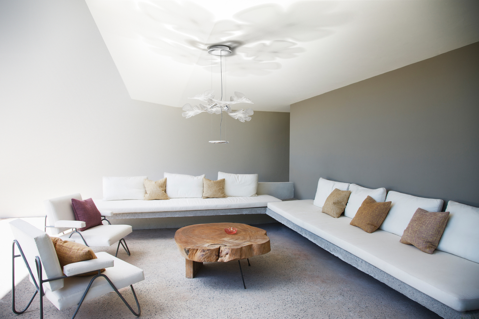 Chlorophilia pendant lamp structure chrome diffuser transparent Artemide