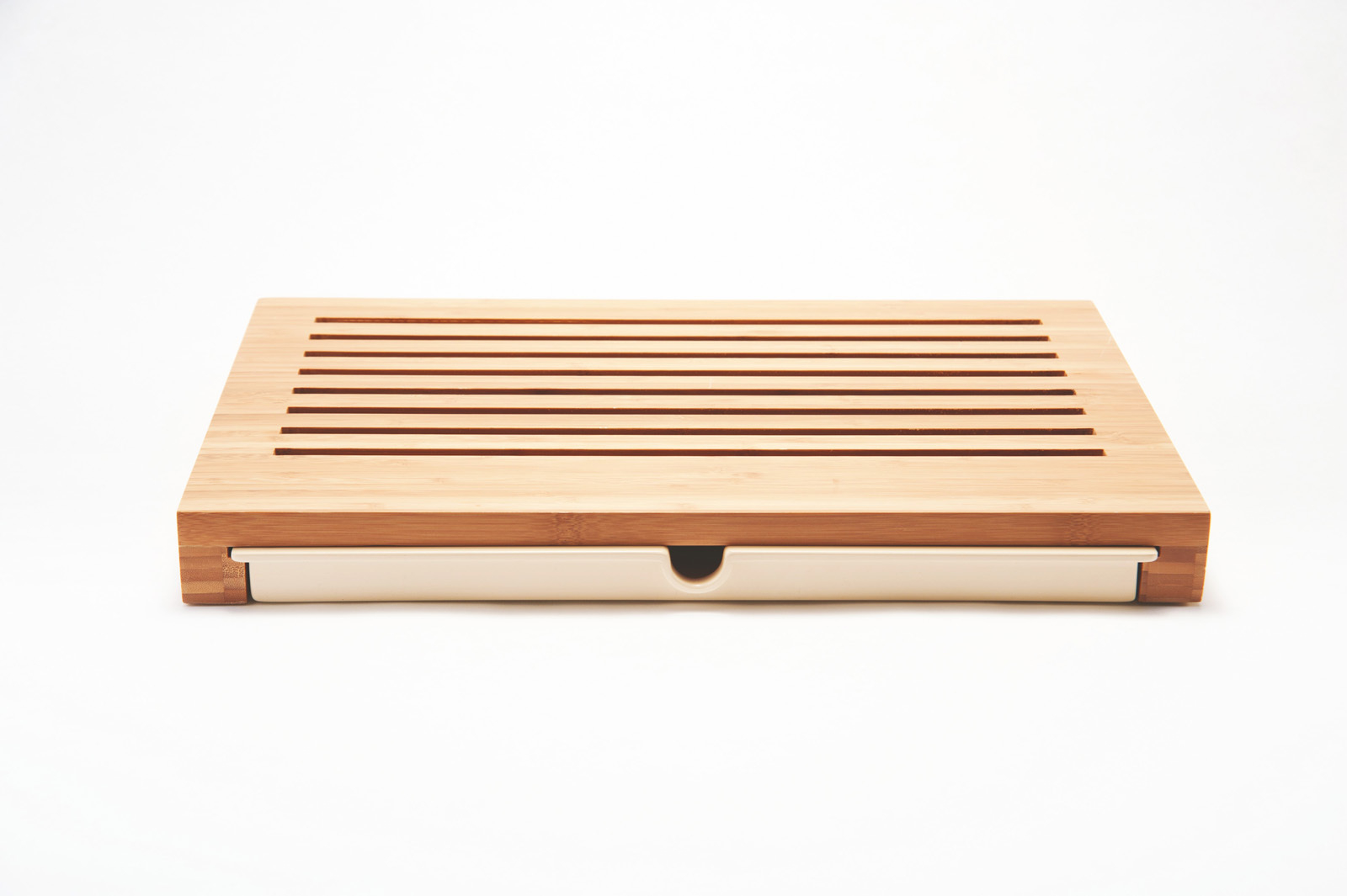 GAG02 Sbriciola bread cutting board Alessi