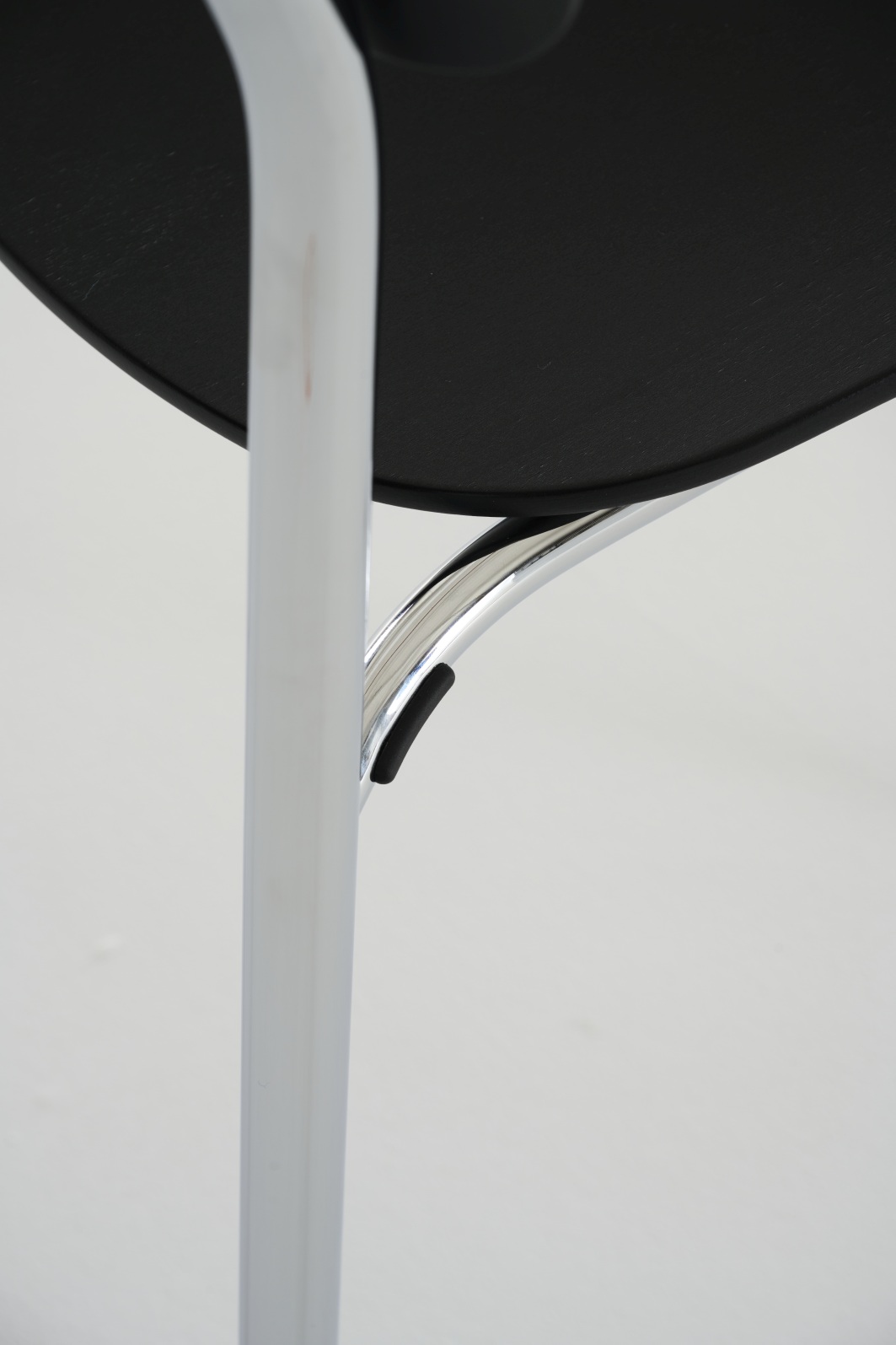 S 243 / S243 Tubular steel chair Thonet