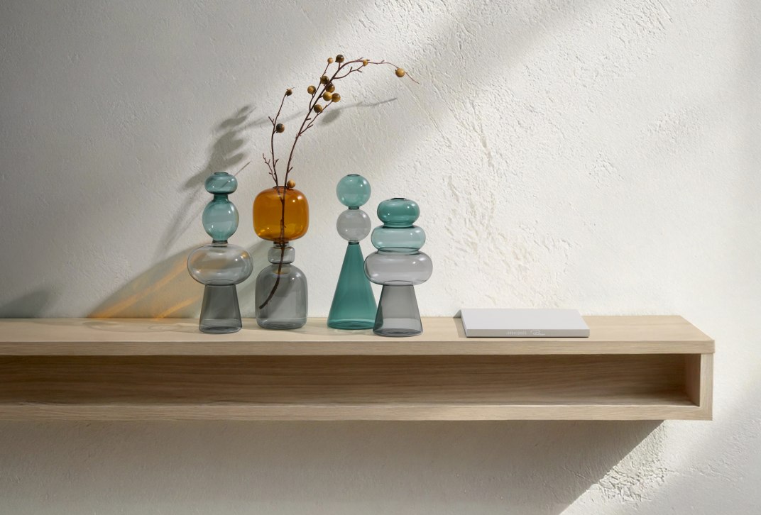 Curiosa vase hourglass Philippi