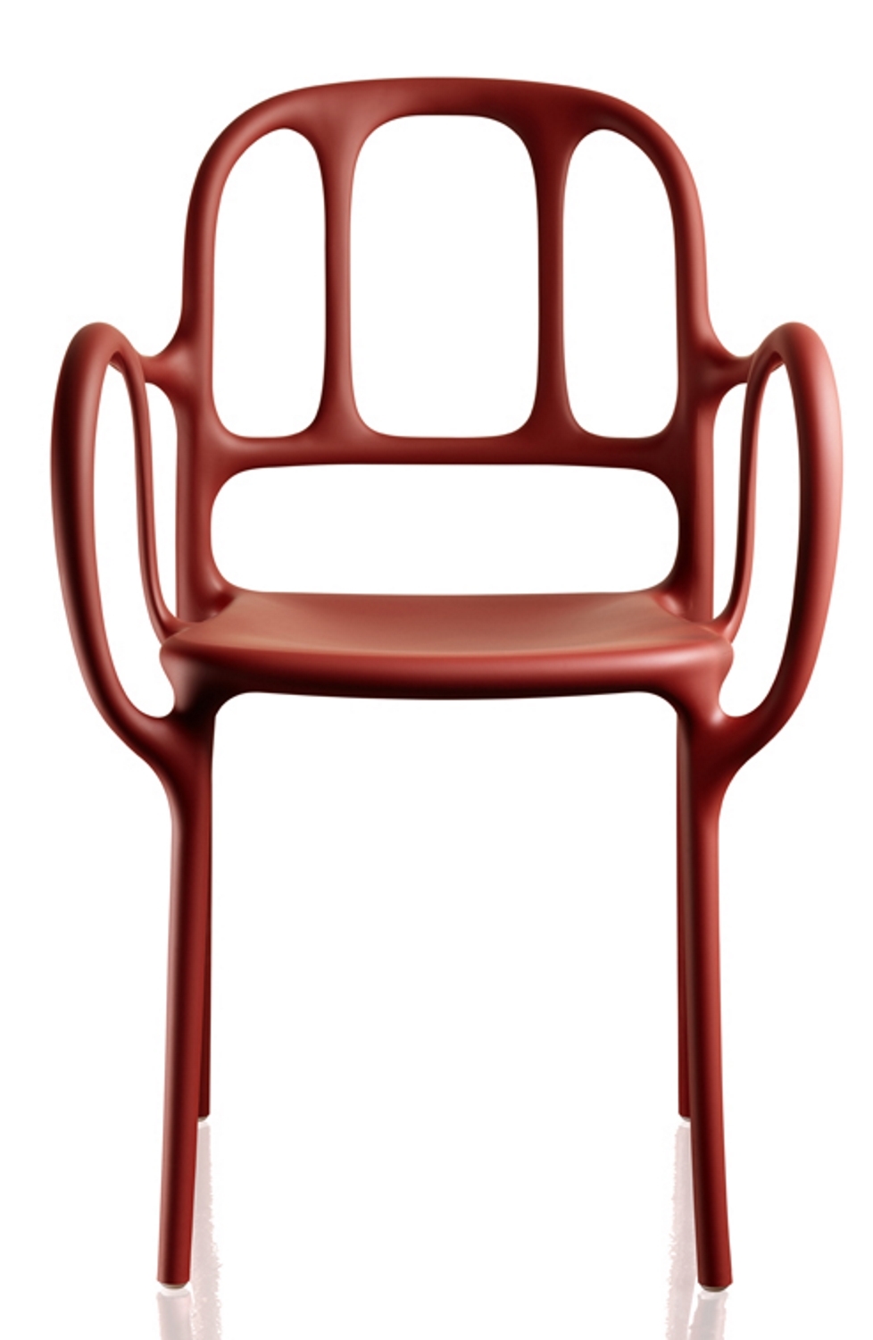 Roter Milà Chair Stuhl von Magis, moderner Designstuhl mit Armlehnen für Esszimmer und Wohnbereich.