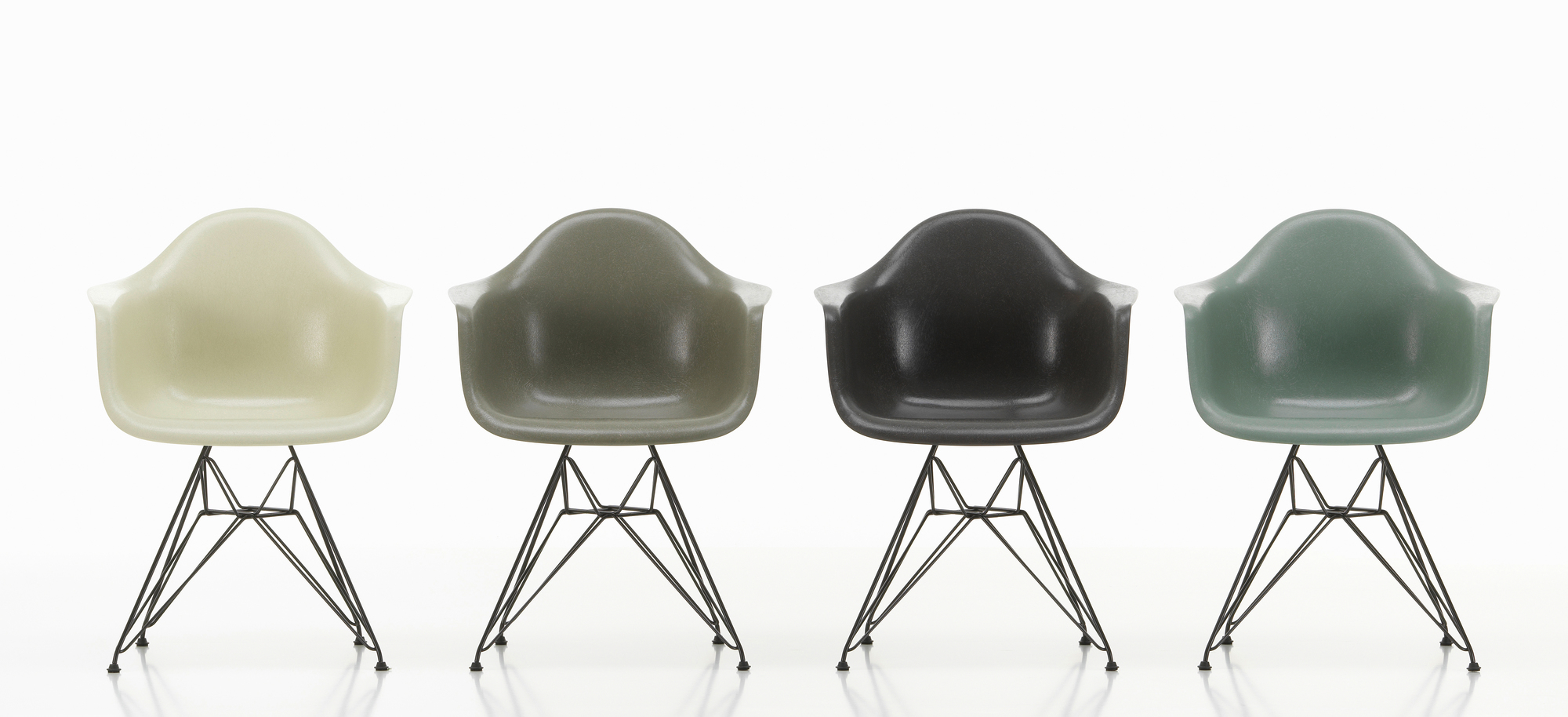 Eames Fibreglass Arm Chair DAR Chair Vitra