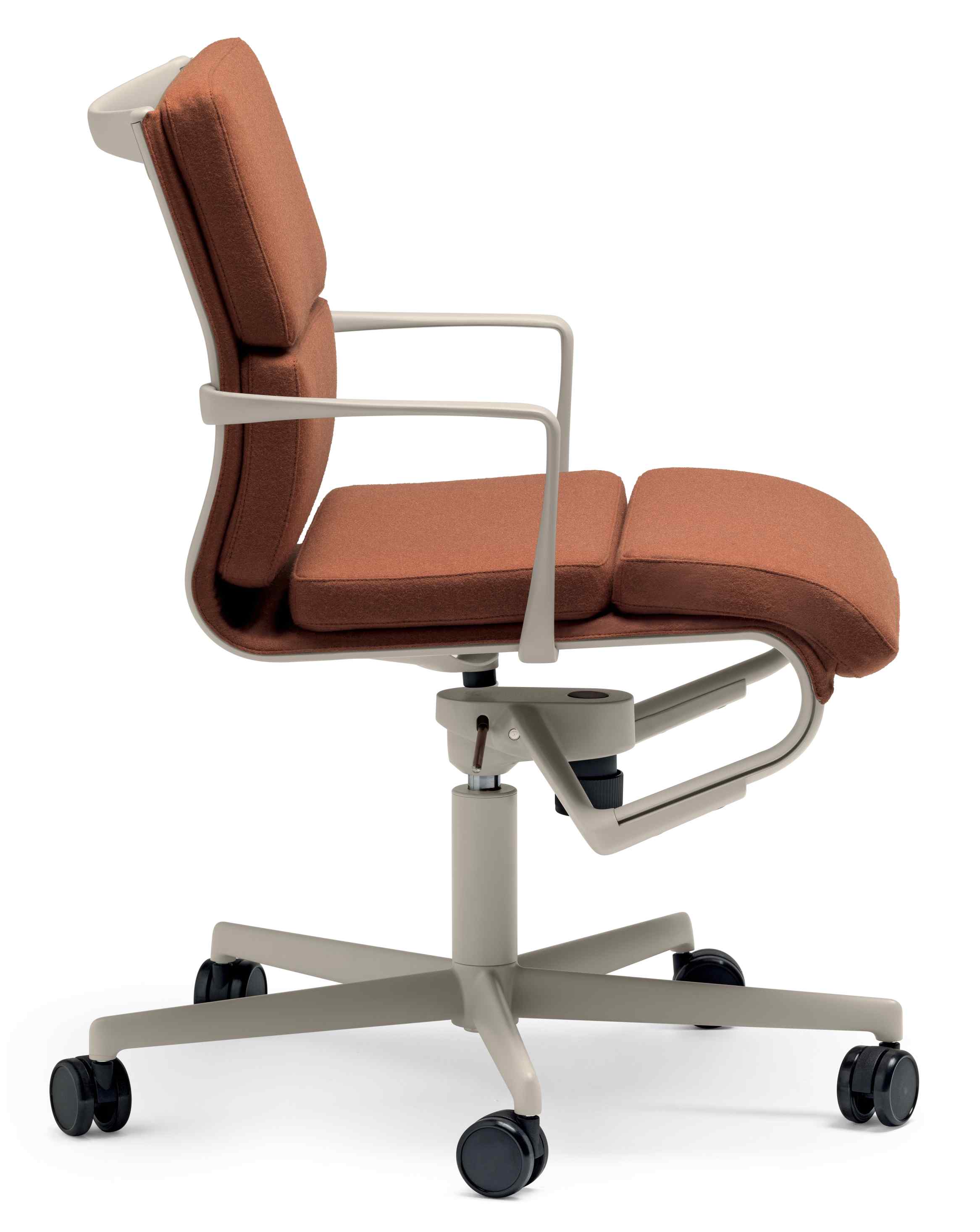 Rollingframe 52 Soft Swivel Chair 474 Alias