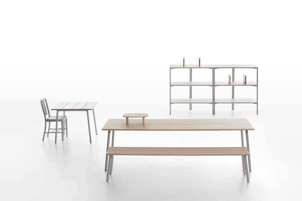 Emeco Run Shelf Regal in Schwarz/Esche: Modernes Designregal für Wohnzimmer und Büro. Möbel für stilvolle Einrichtung.