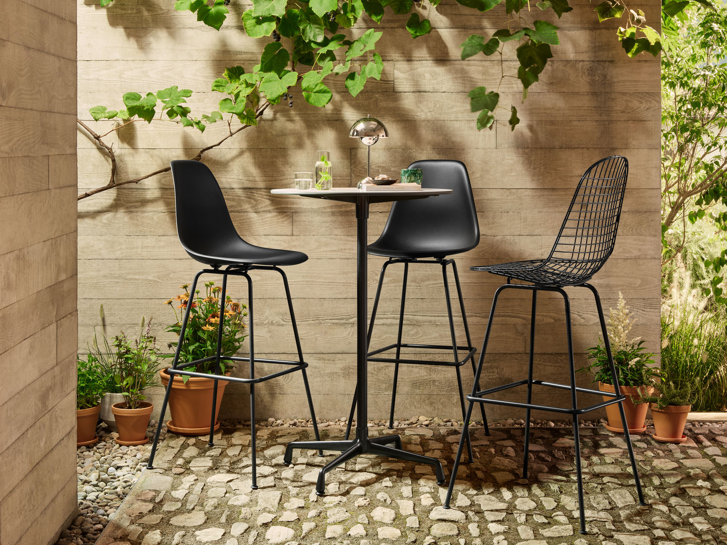 Eames Wire Bar Stool Bar stool High with seat and backrest upholstery Vitra