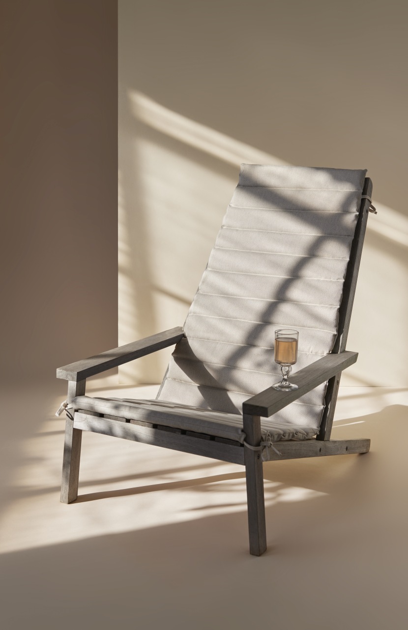 Between Lines seat cushion for outdoor deckchair Skagerak by Fritz Hansen