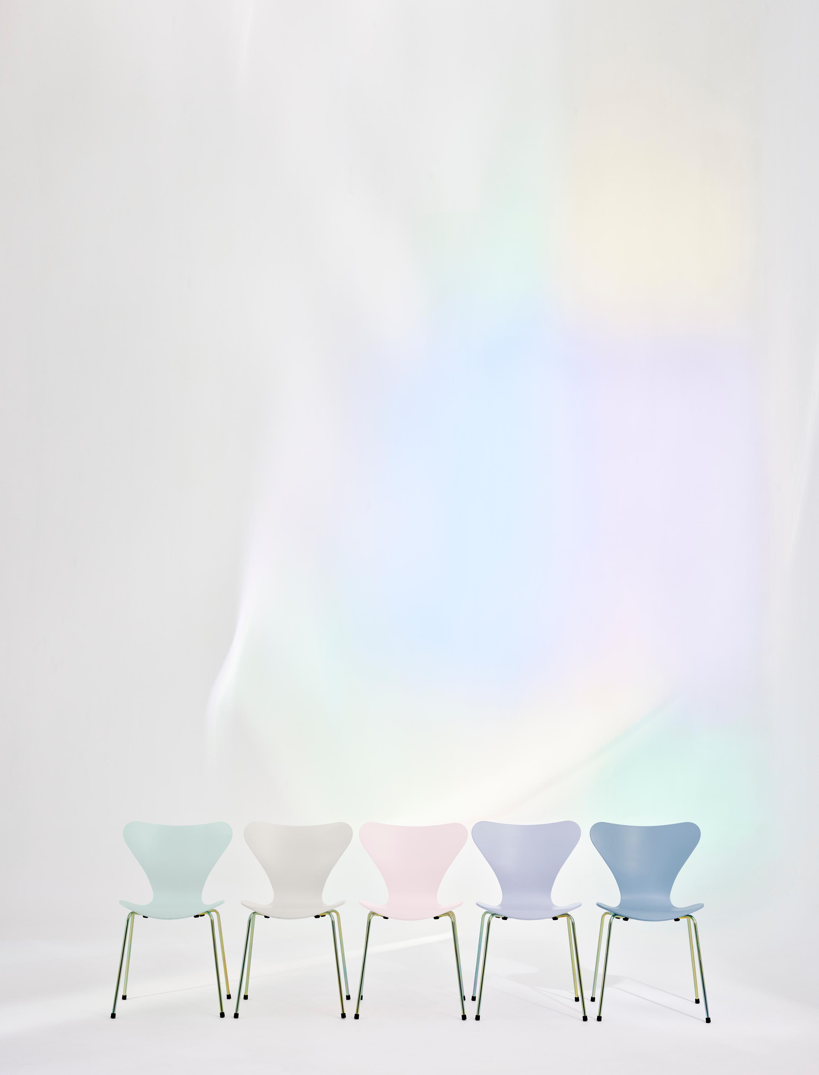 Sevener / Series Chair 3107 Fritz Hansen Ever the Sevener LIMITED EDITION