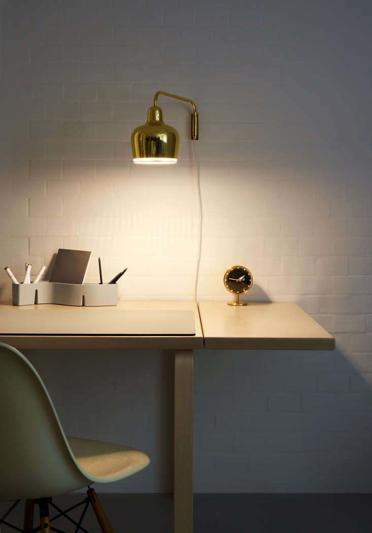 Desk Clocks Nigh Clock black Table clock Vitra