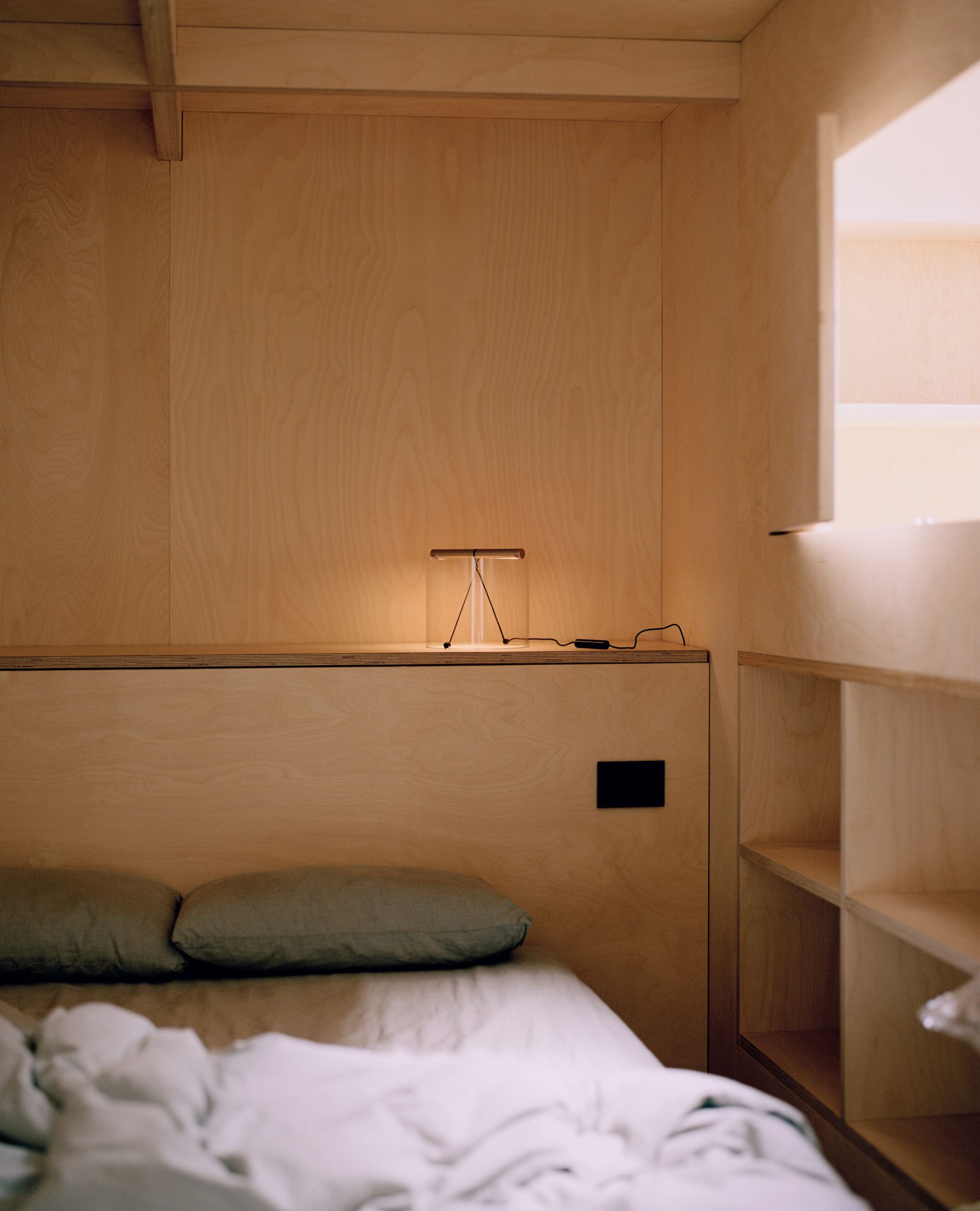 To-Tie T3 LED Table Lamp Flos Black anodised