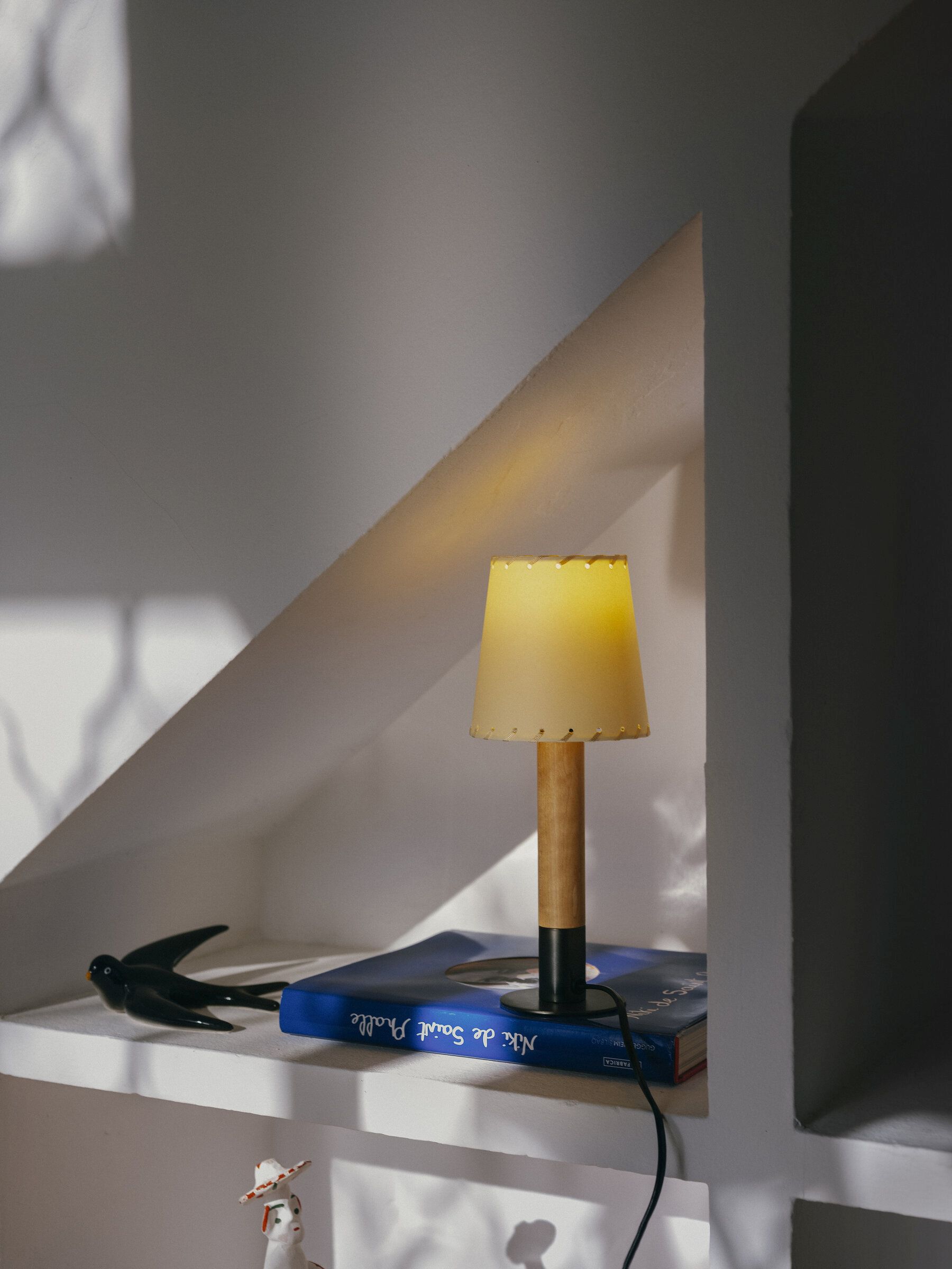 Basica Minima Table Lamp Santa & Cole