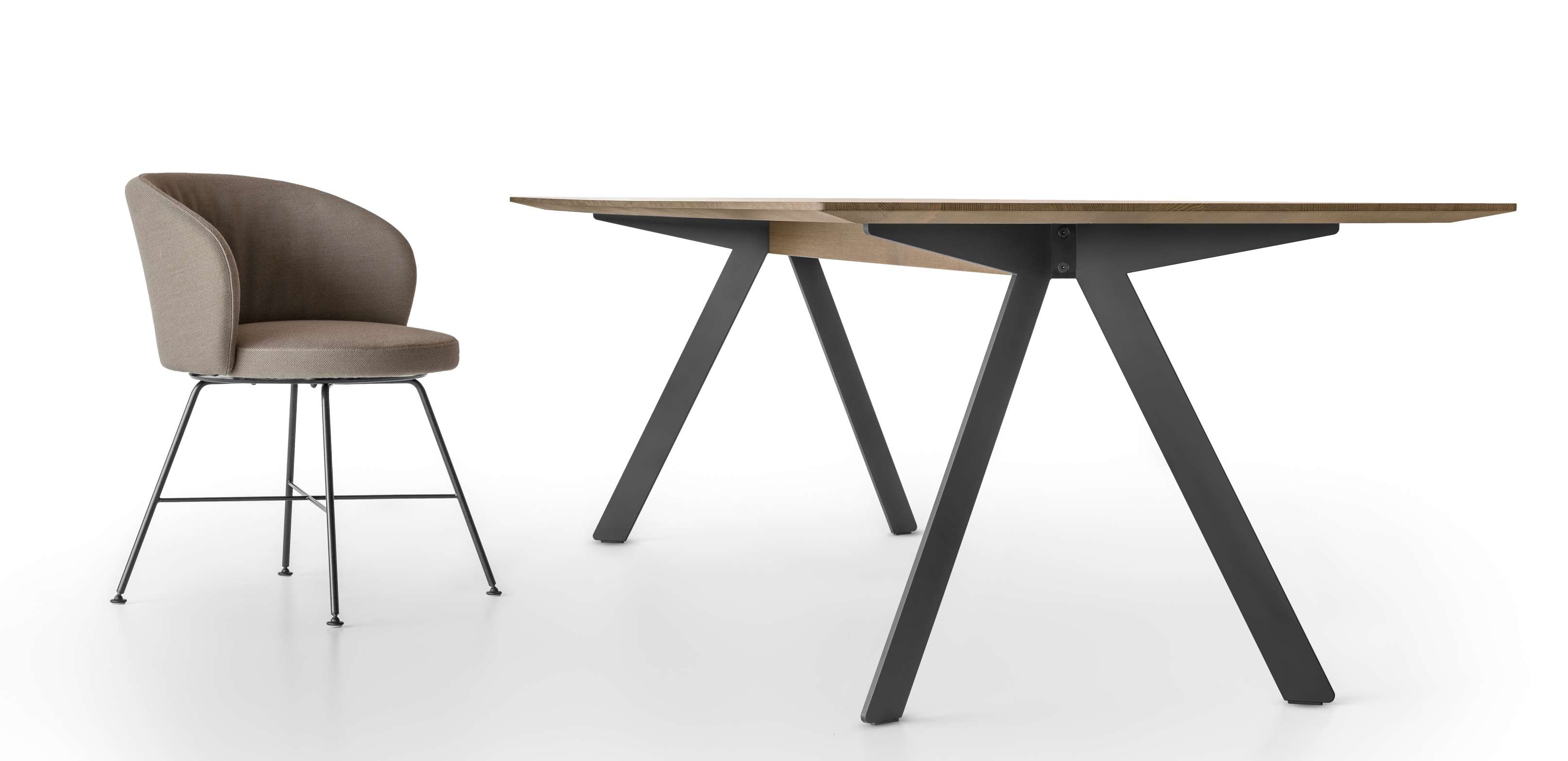 Barra Extending table Girsberger