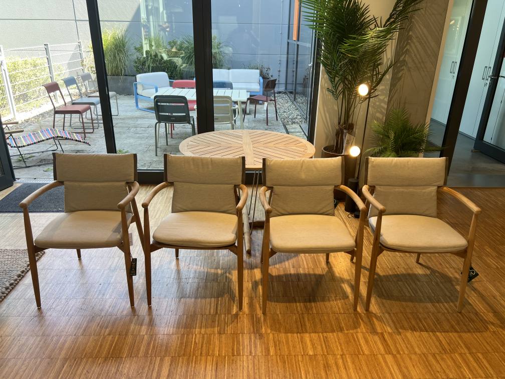 Embrace table combination Outdoor Carl Hansen & Søn EXHIBITION PIECES