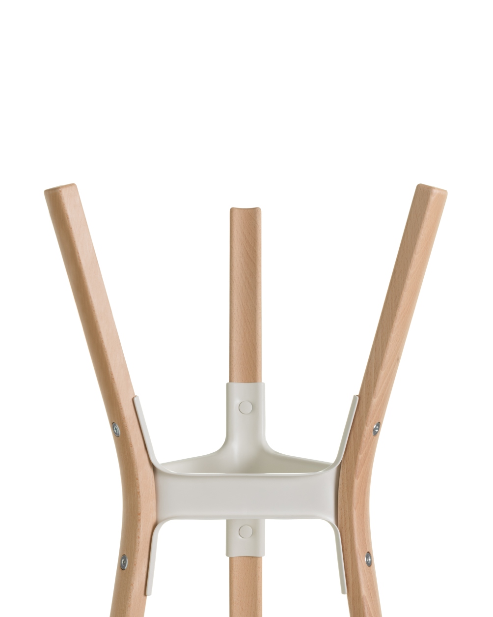 Detailaufnahme des Magis Steelwood Garderobenständers mit hellem Holz und weißem Kunststoff, ideal für Flur und Büro.