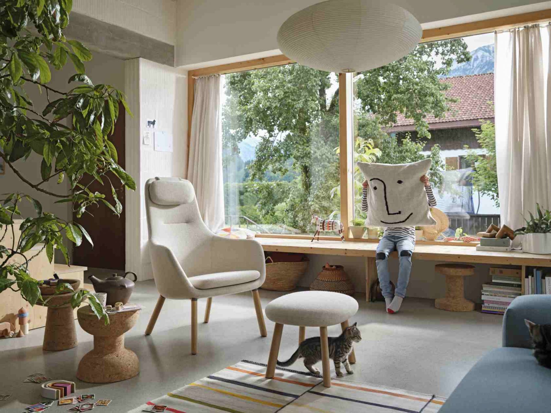 Hal Lounge Chair Armchair + Ottoman Vitra Hal Lounge Chair Armchair + Ottoman Vitra