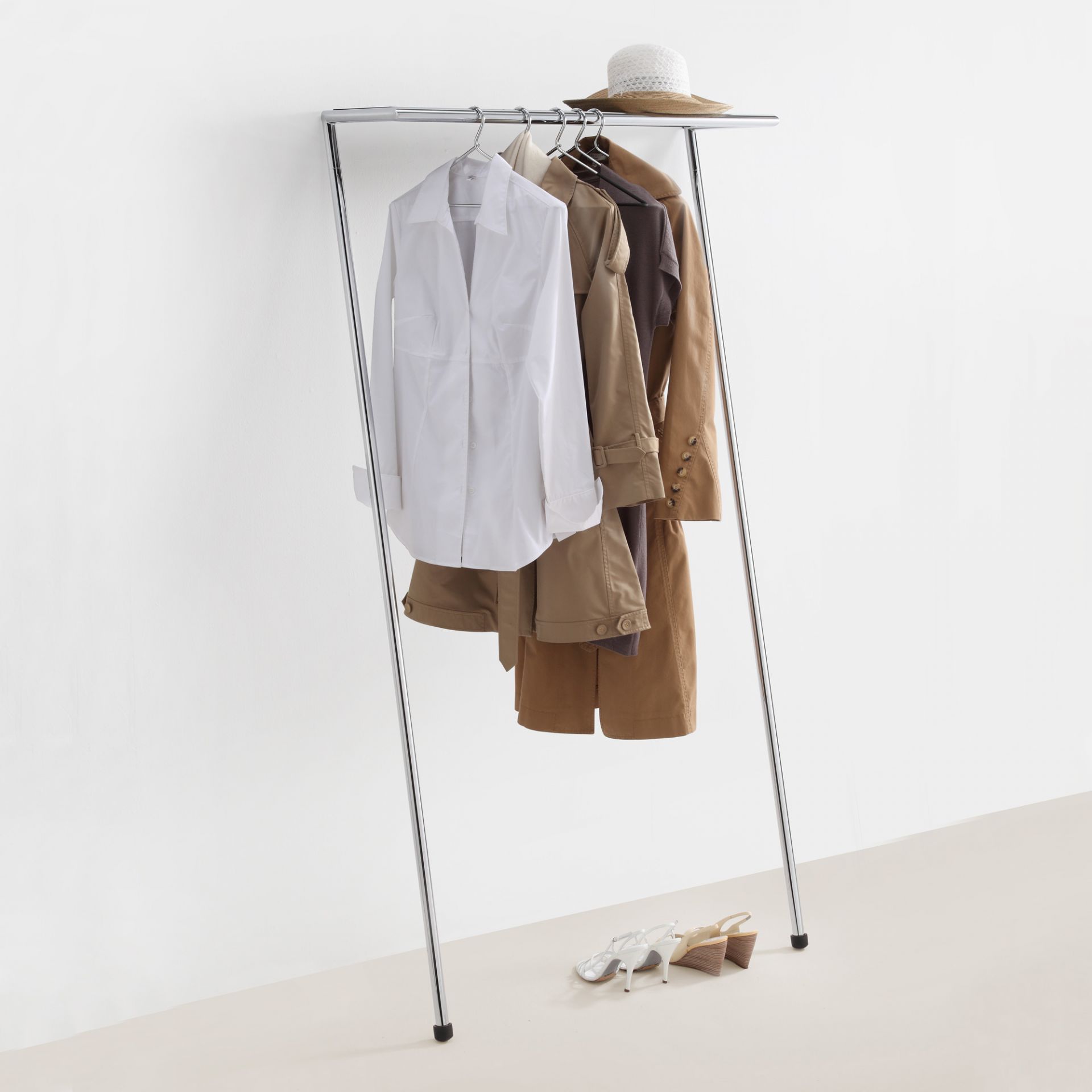 Zen Leaning wardrobe Mox chrome gloss