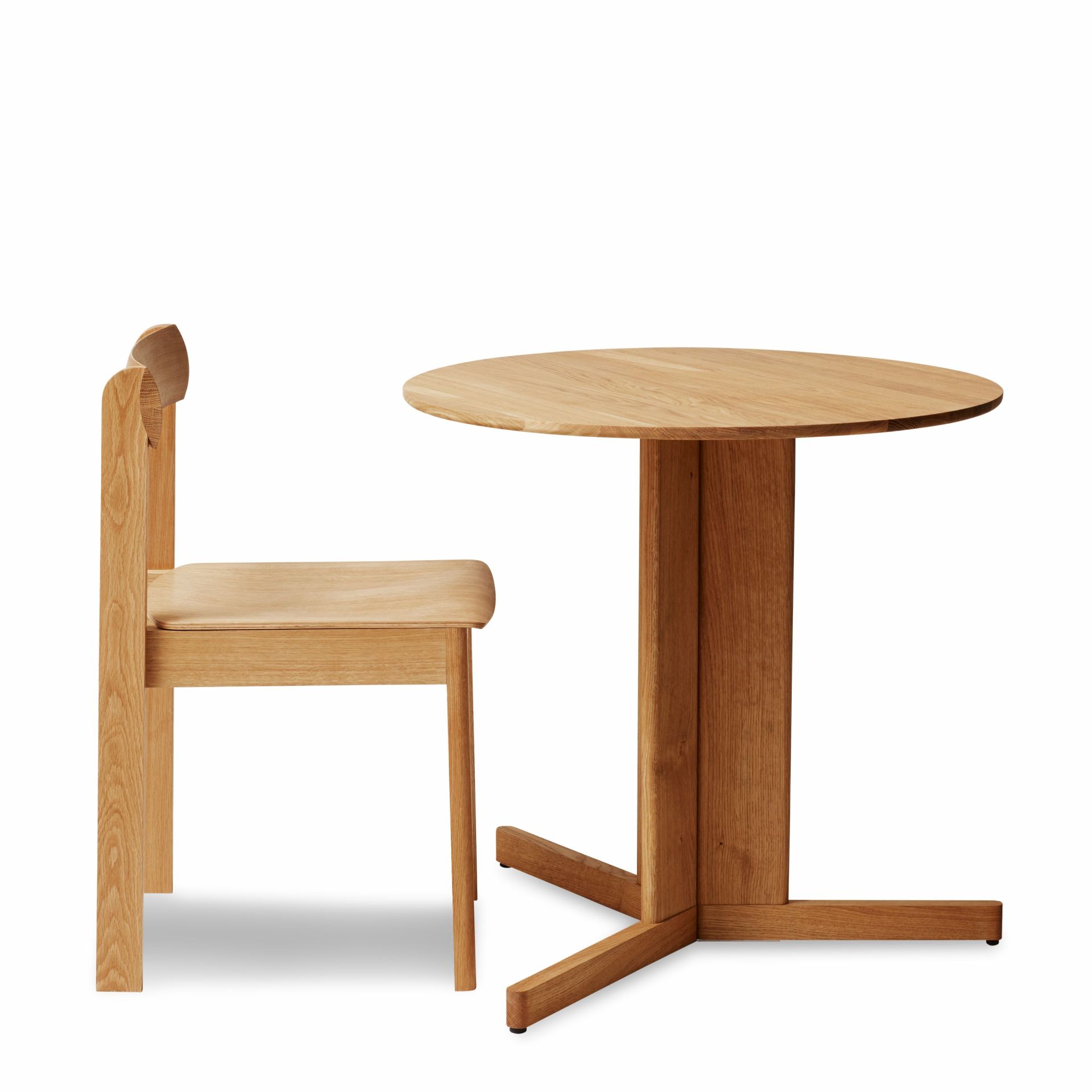 Trefoil Table Ø 75 Oak Form & Refine