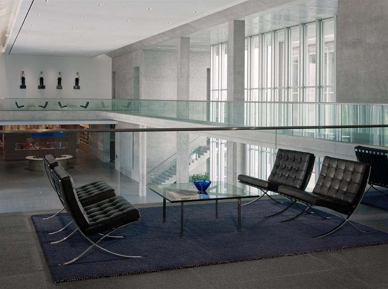 Barcelona Chair Relax Knoll International 