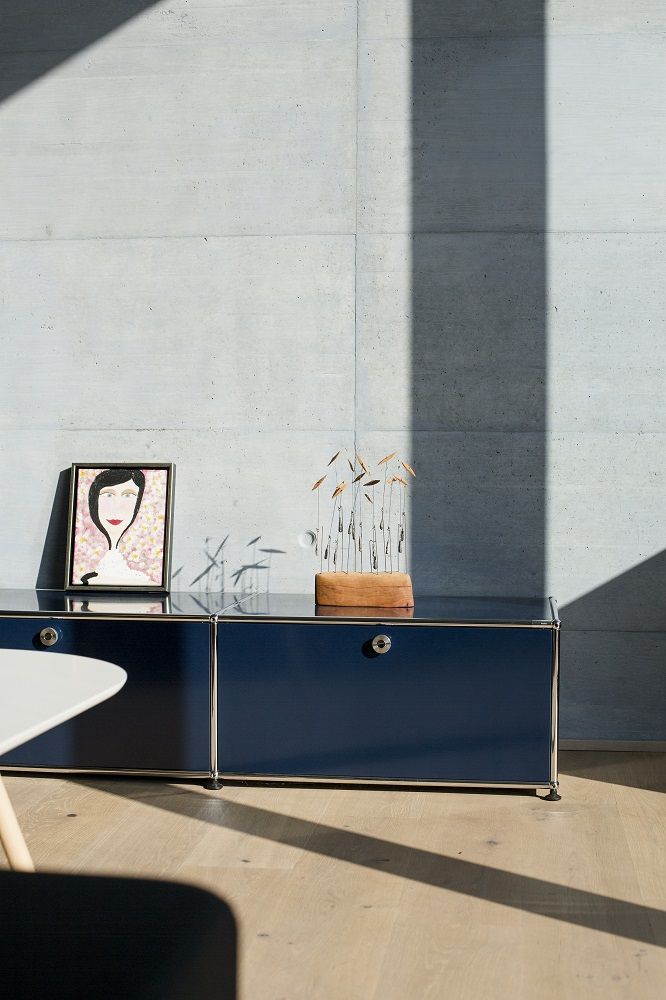 USM Haller E TV/Hi-Fi furniture with dimmable light Beige