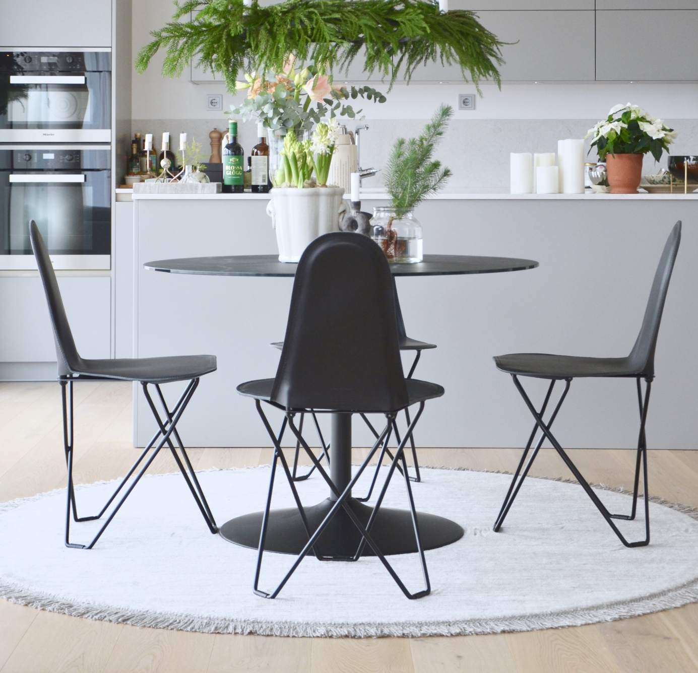 Cactus chair covered with leather Cuero