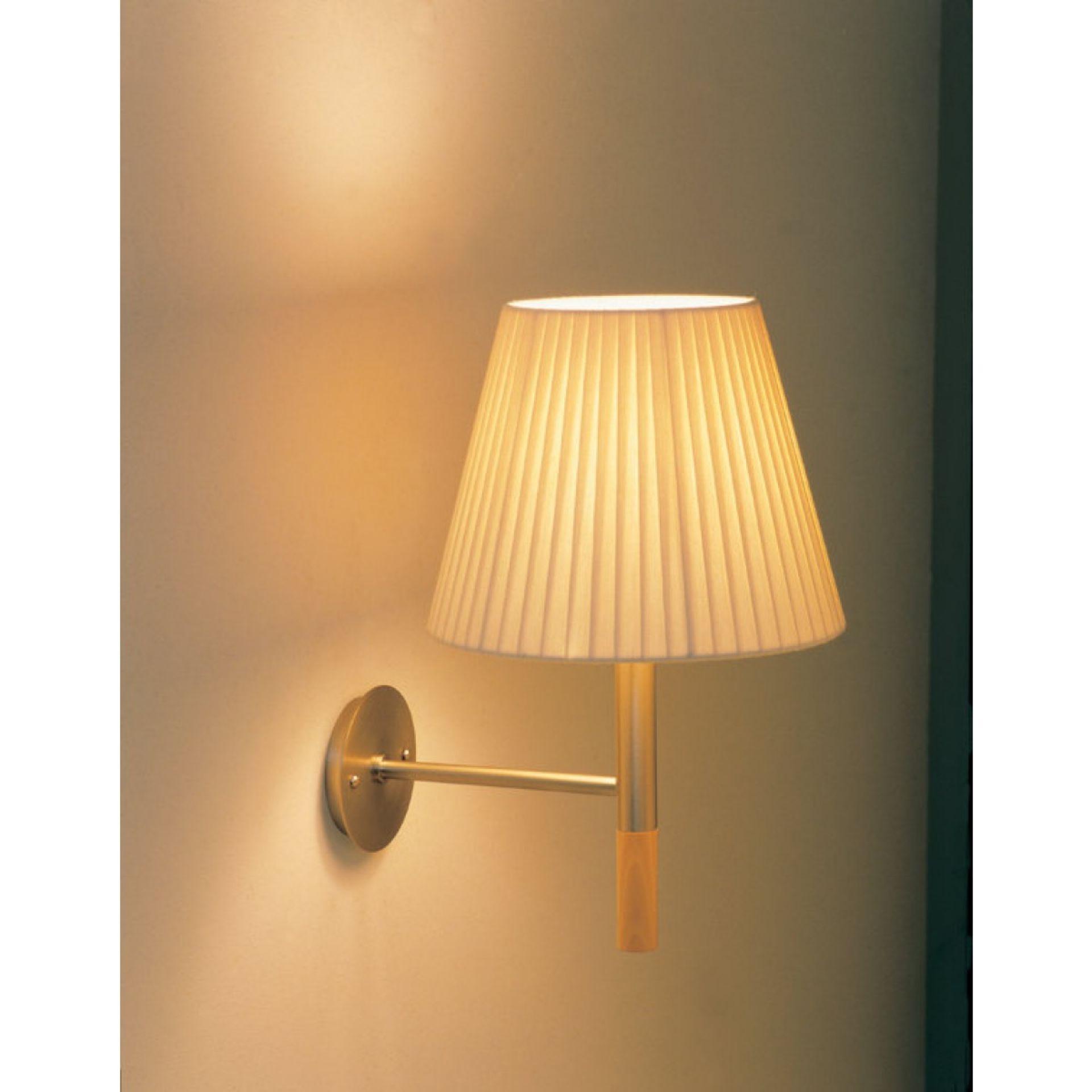 BC2 Wall lamp Santa & Cole