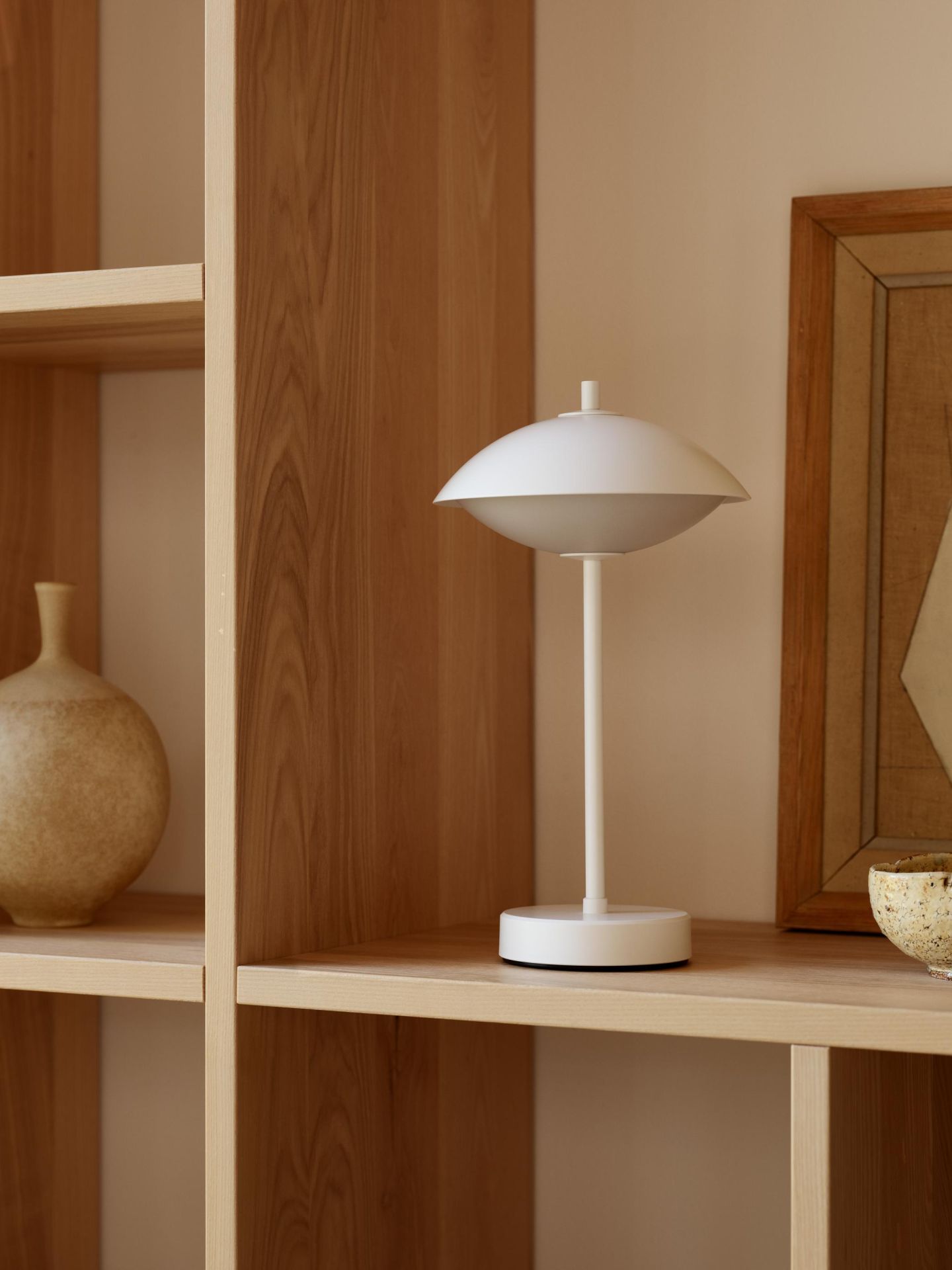 Clam Portable Table Lamp Rechargeable lamp Fritz Hansen