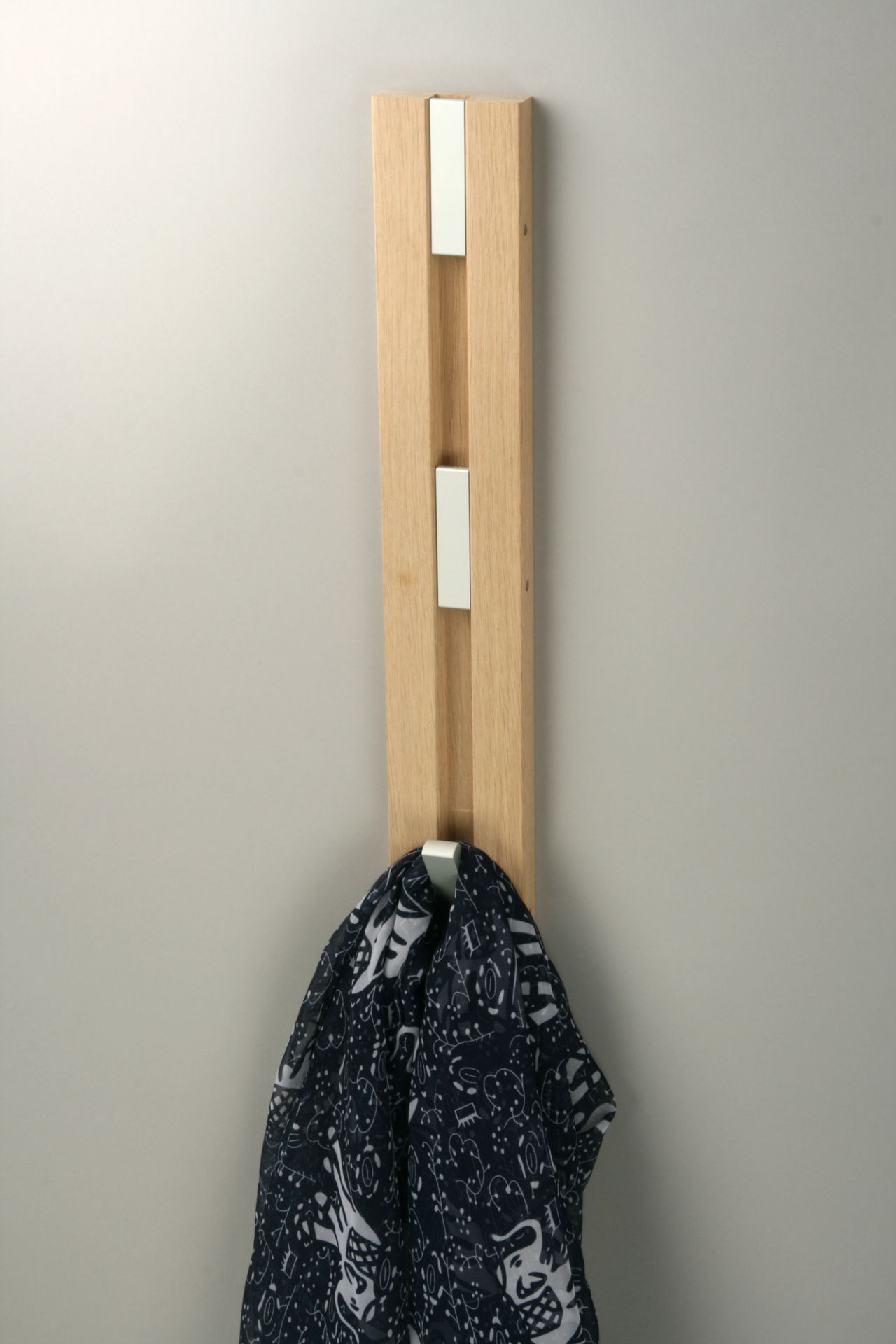 Knax Wall Coat Rack Vertical 4 Hooks Loca