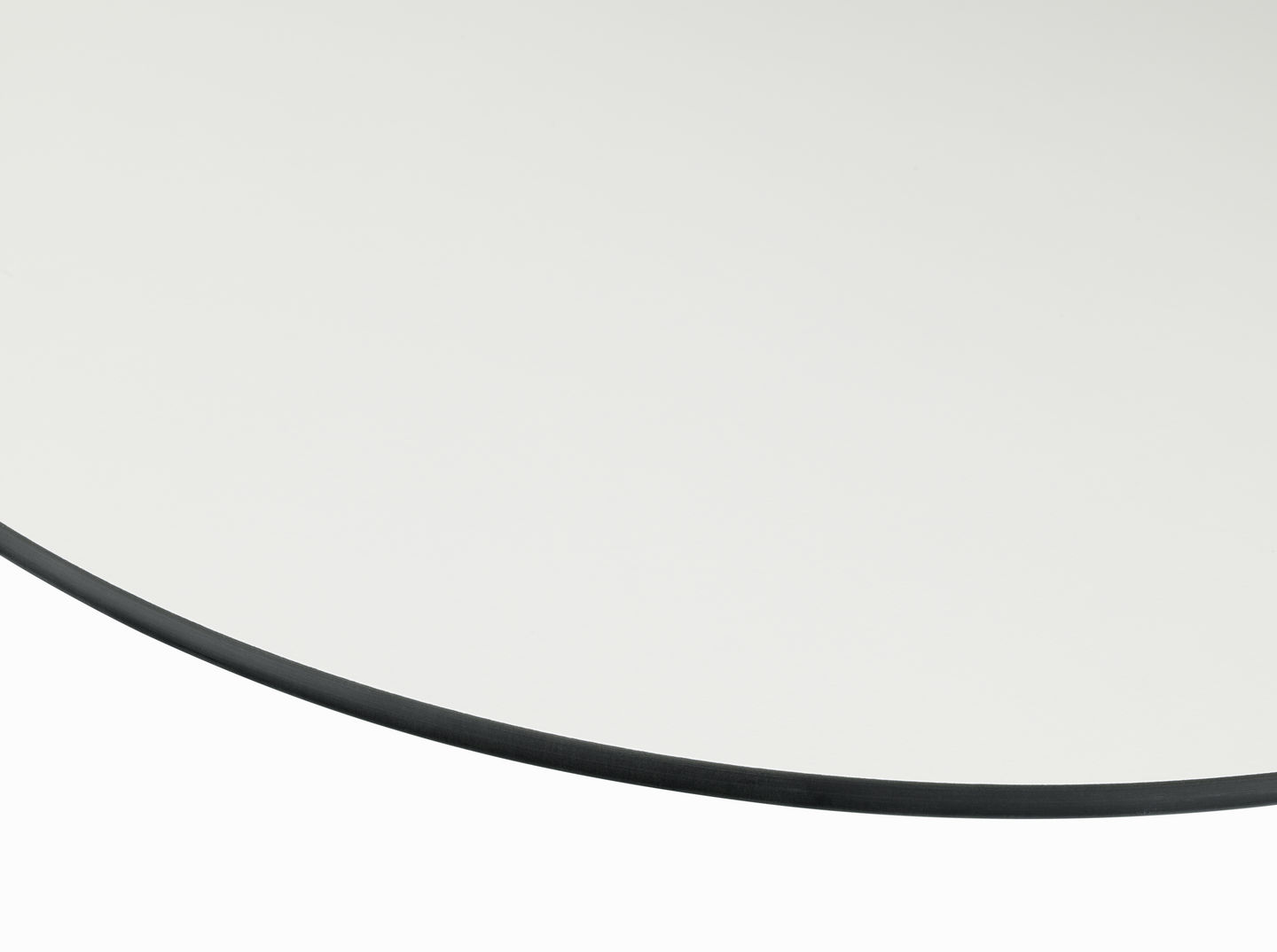 Eames Contract Tables High Standing Table Ø 70 cm Vitra