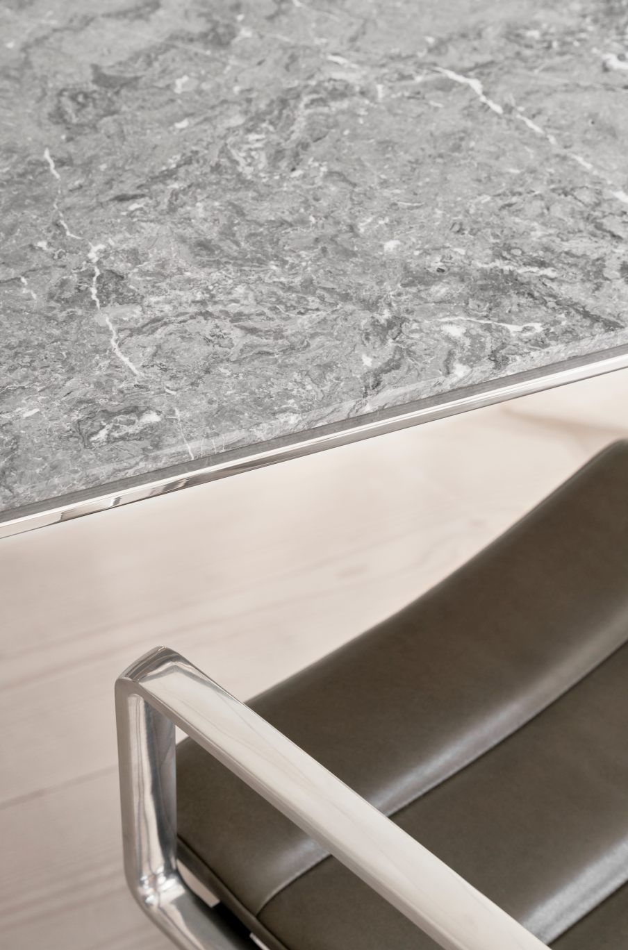 430 Studio Desk Vipp