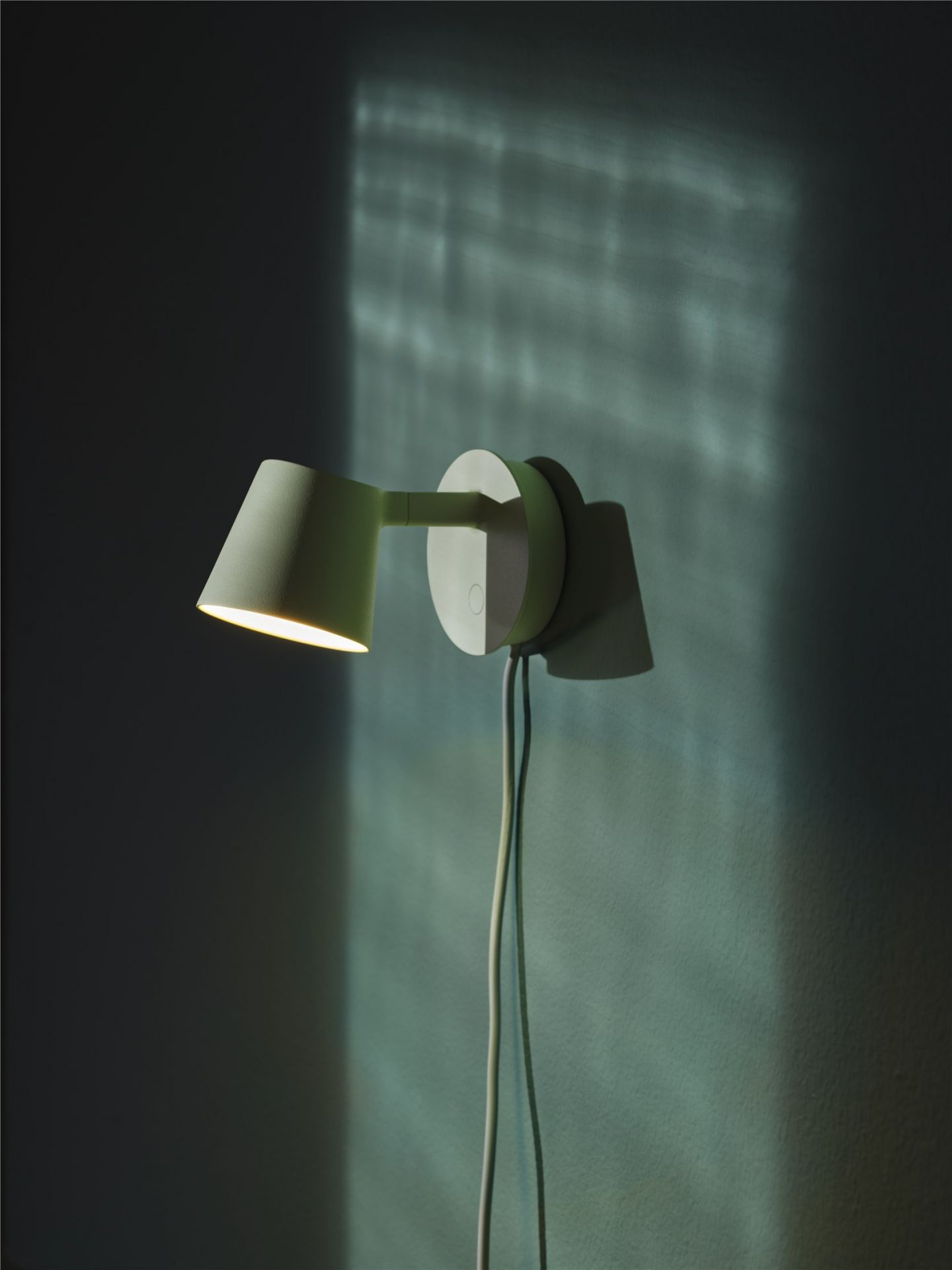 Tip Wall Lamp Muuto