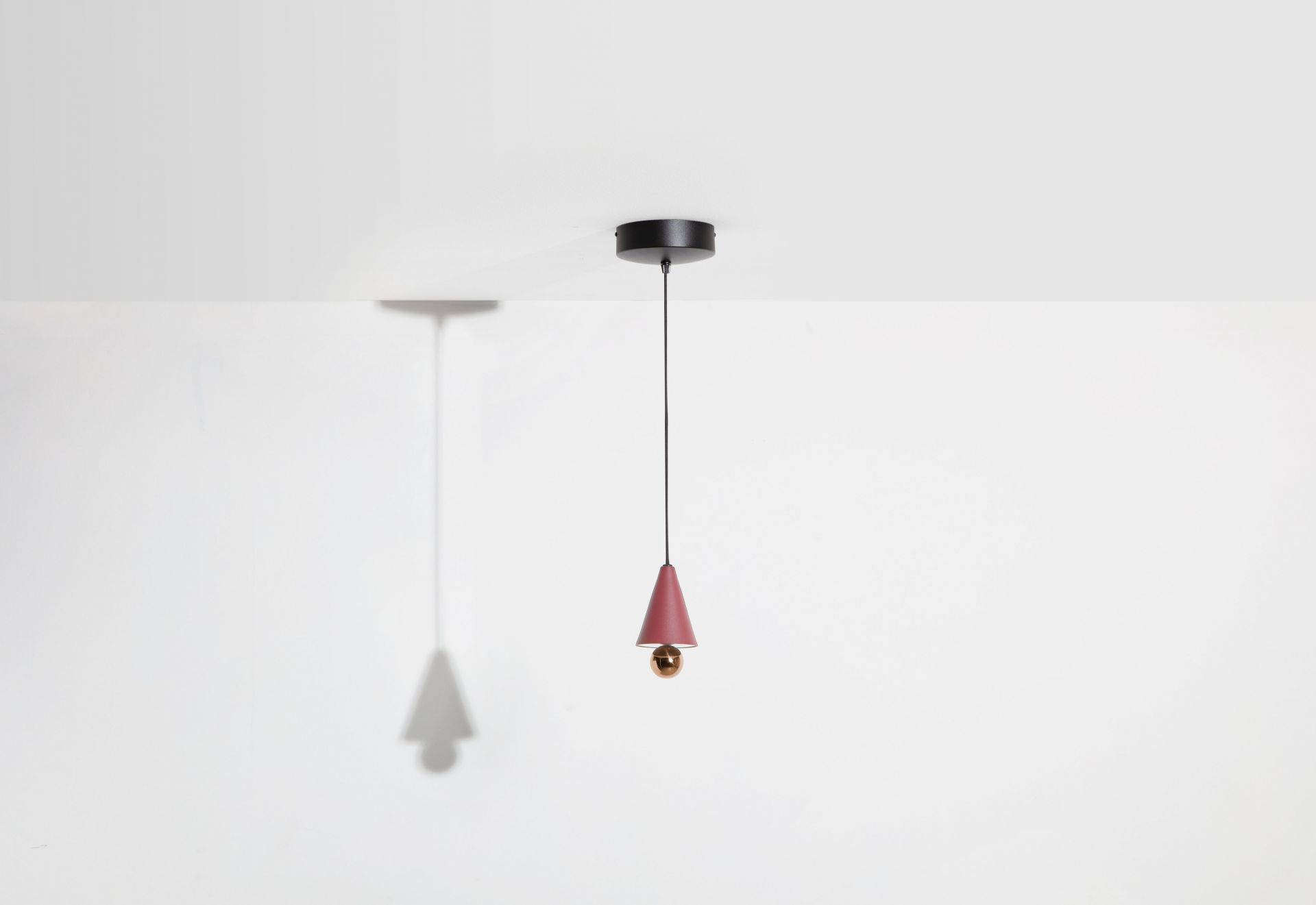 Cherry Pendant light Pendant lamp XS Petite Friture Brown red