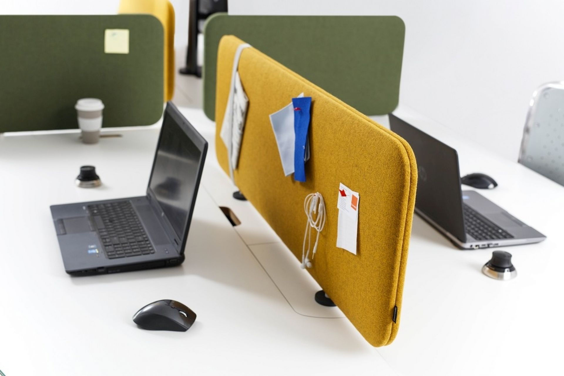 Pillow Desk Acoustic element Cascando