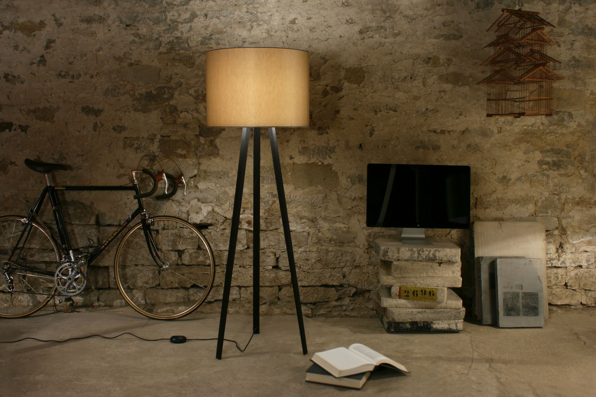 Luca floor lamp natural oak / white Maigrau