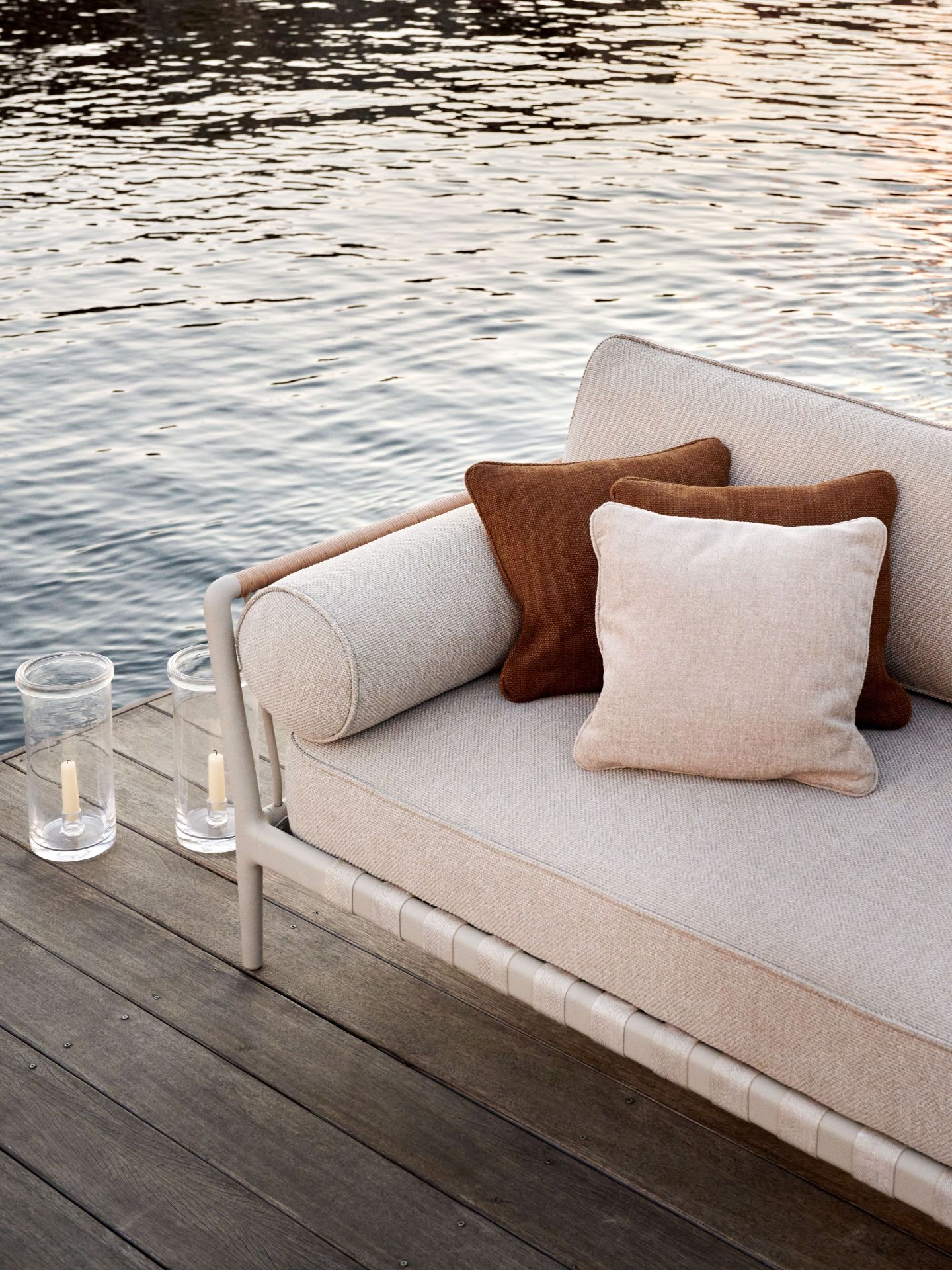 Open-Air Outdoor Sofa open end left Vipp