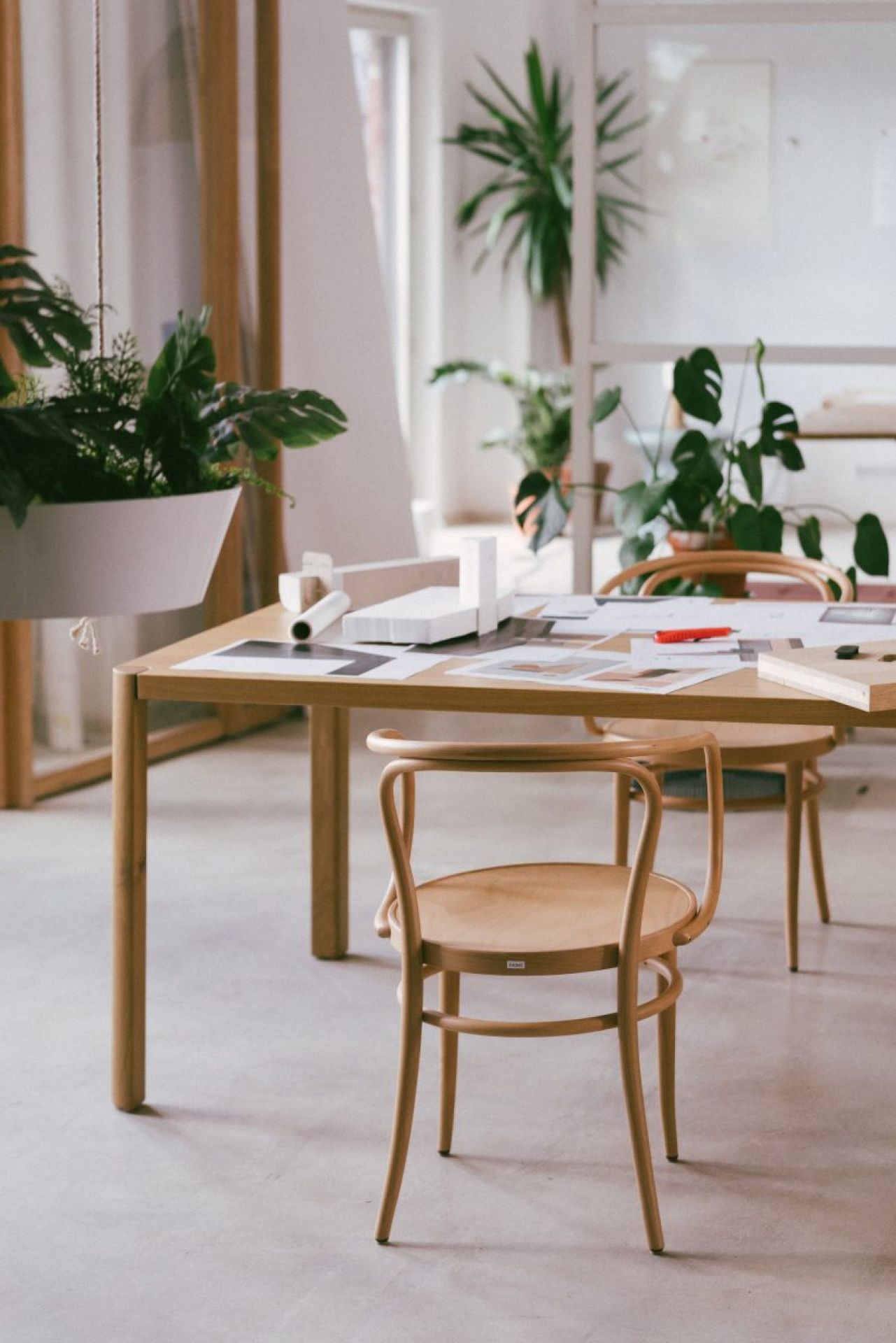 1140 Dining table Thonet 