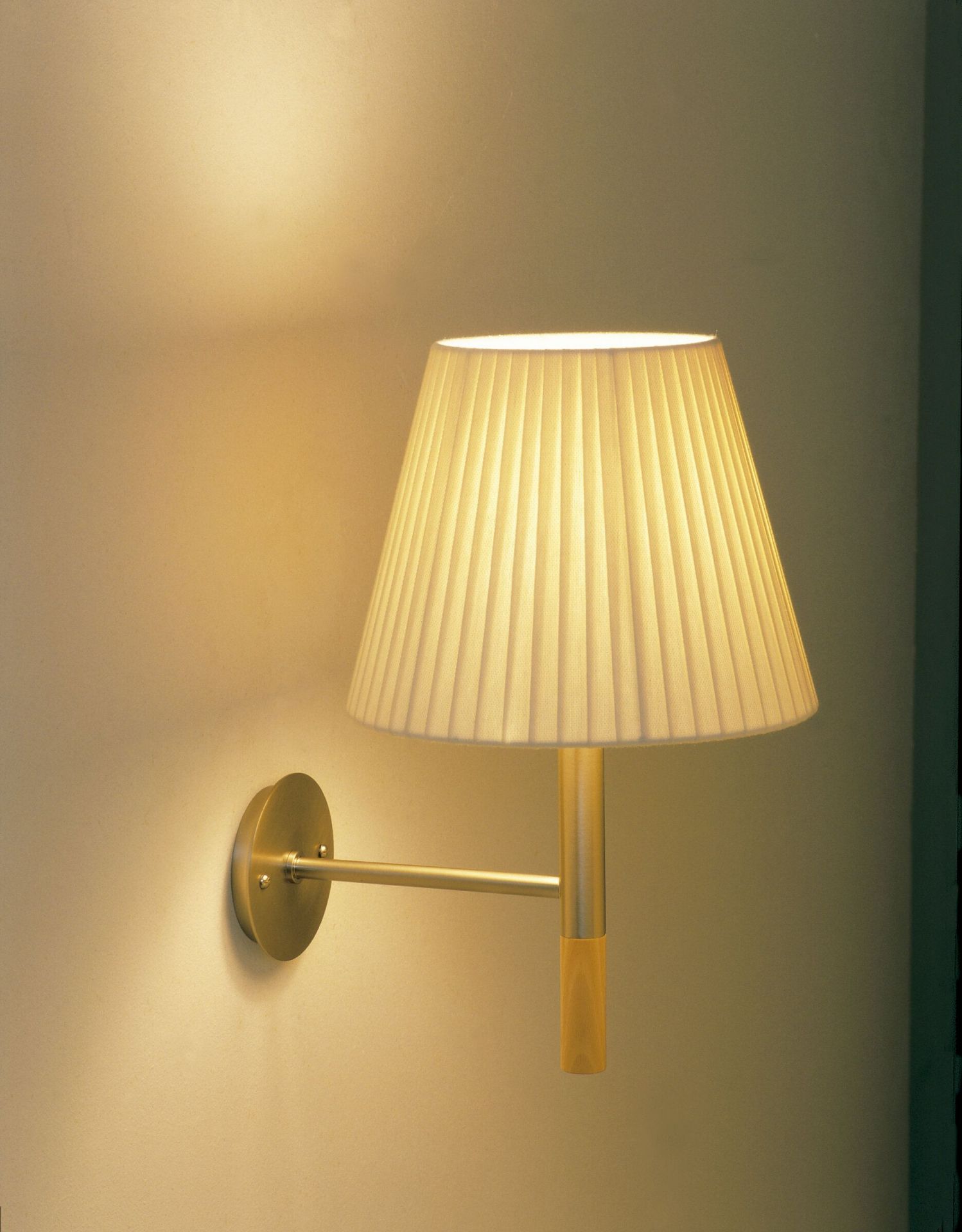 BC2 Wall lamp Santa & Cole
