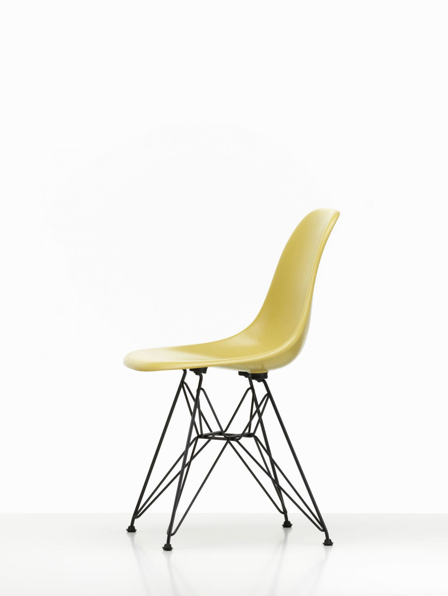 Eames Fibreglass Chair DSR Chair Vitra