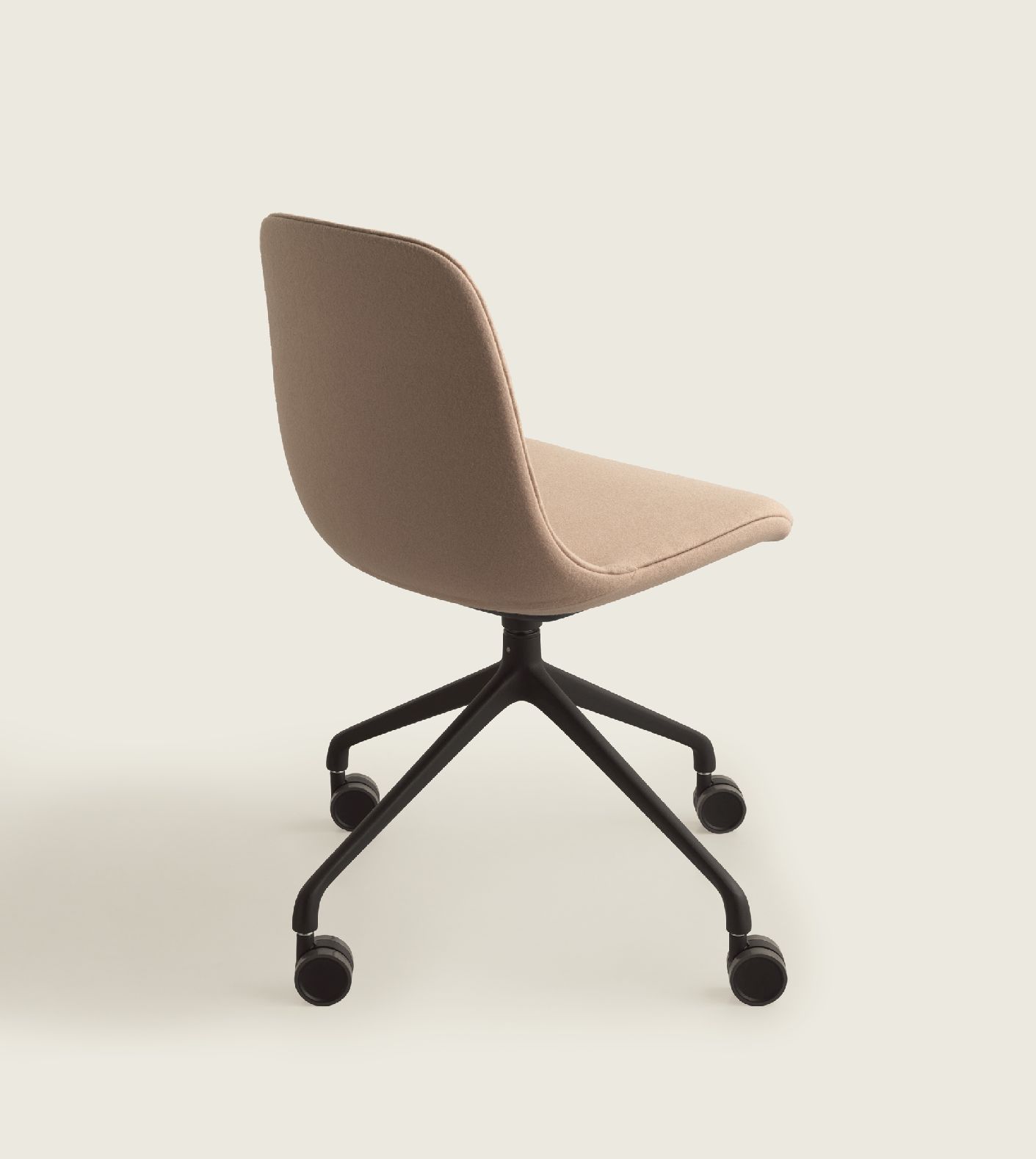 Elephantino chair with castors Kristalia
