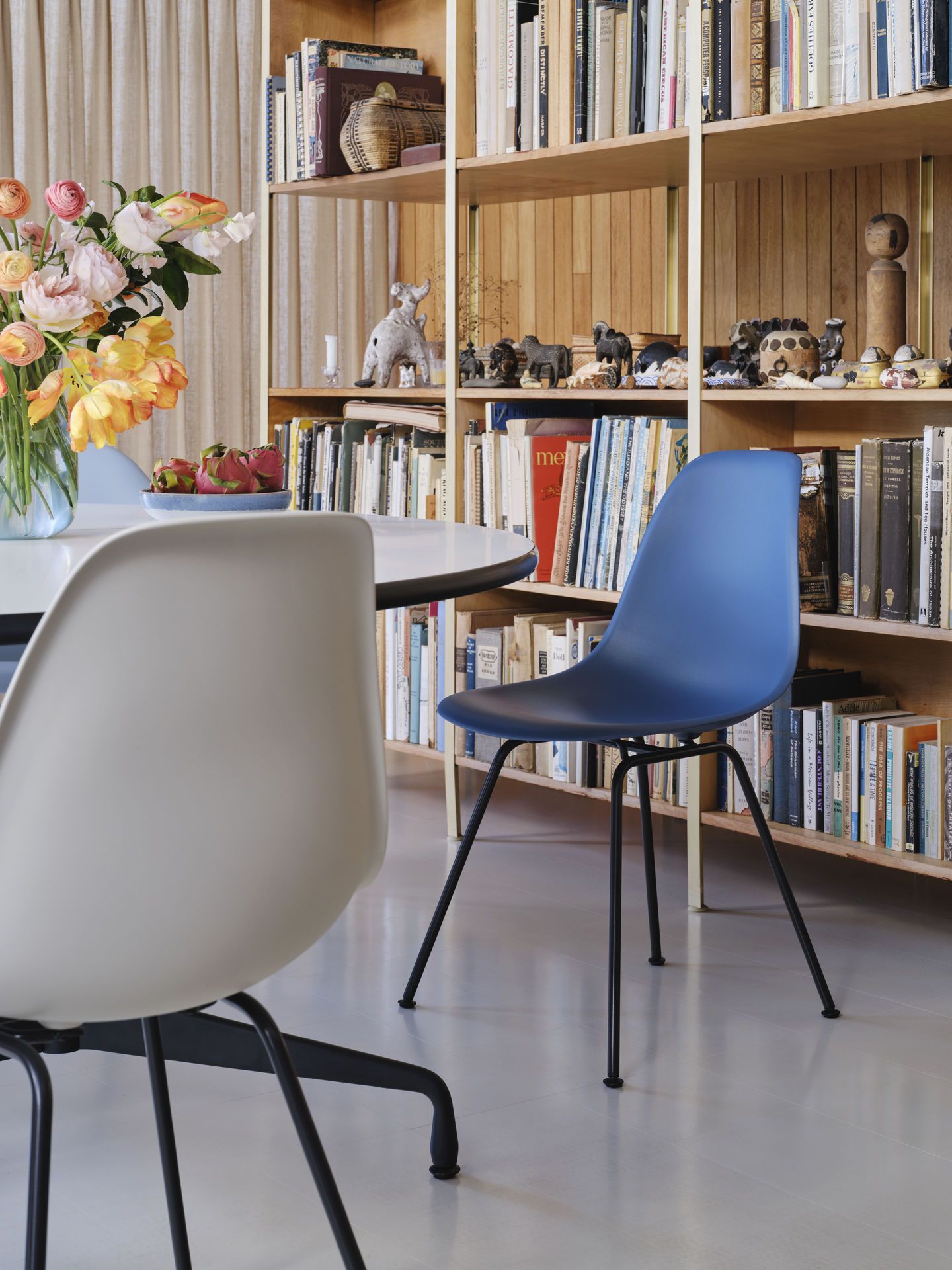 Eames Plastic Side Chair DSX Chair Vitra