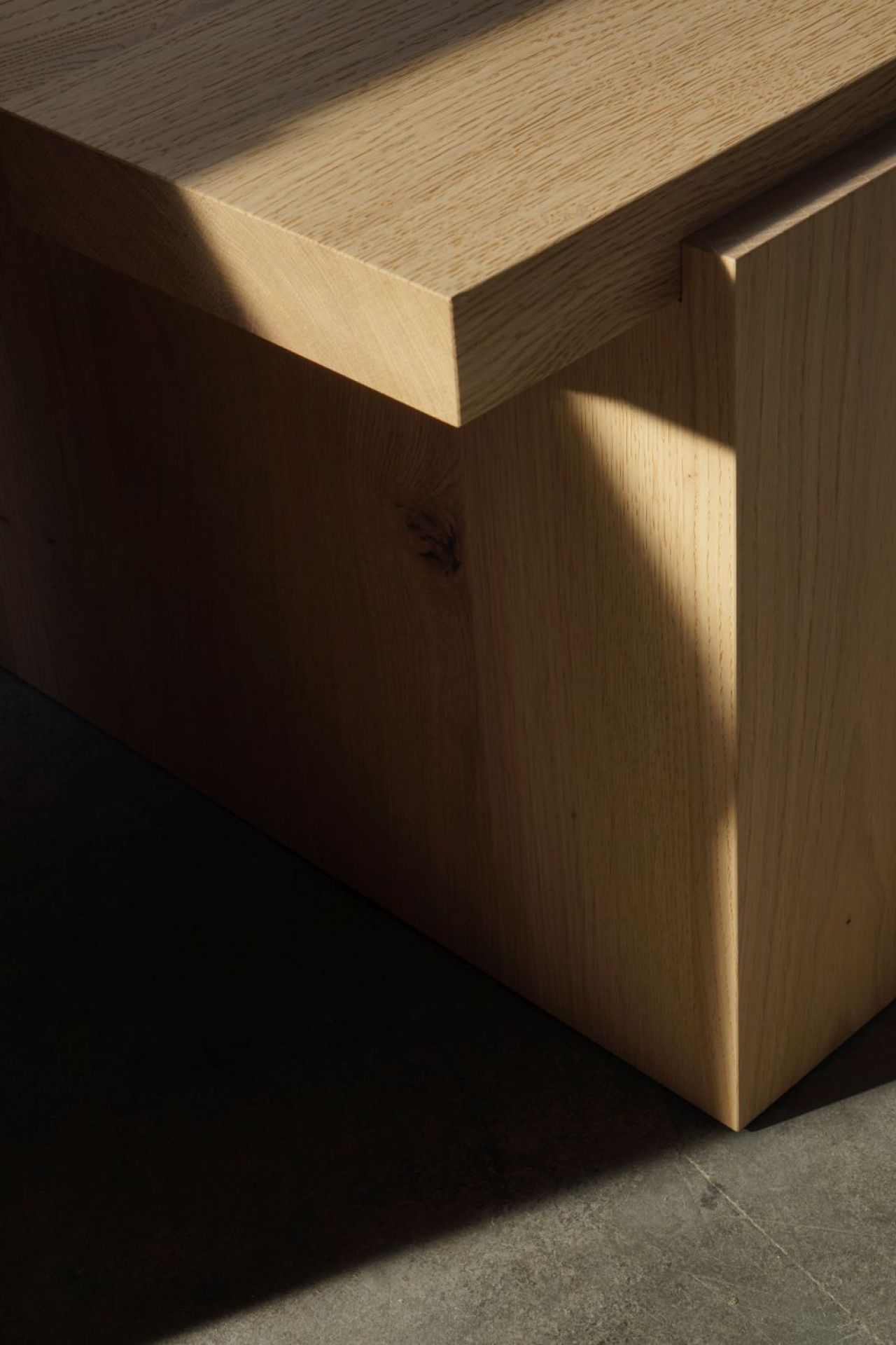 DT02 Tore Small Side Table e15