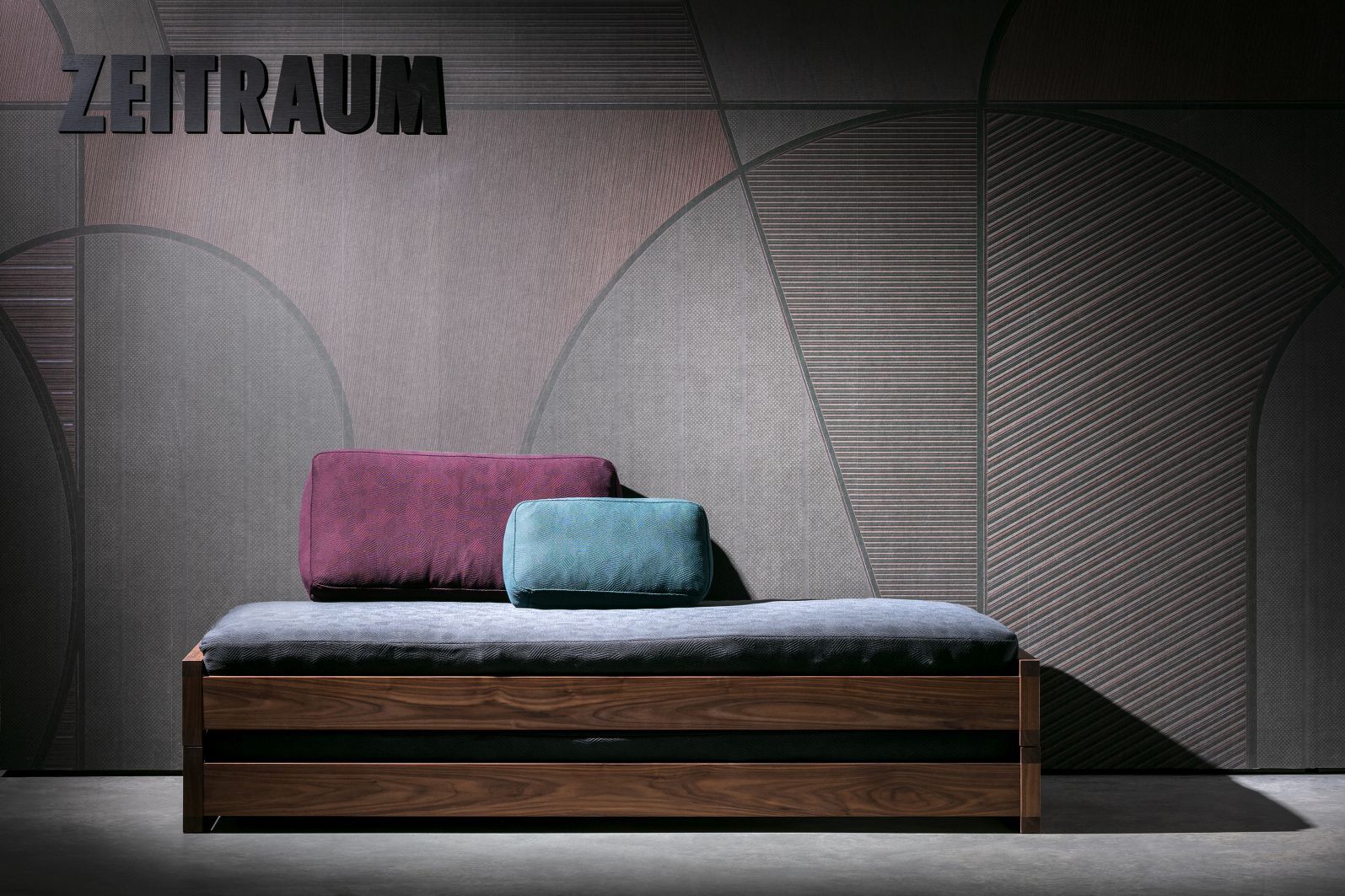 Guest 90 wood bed american walnut Zeitraum