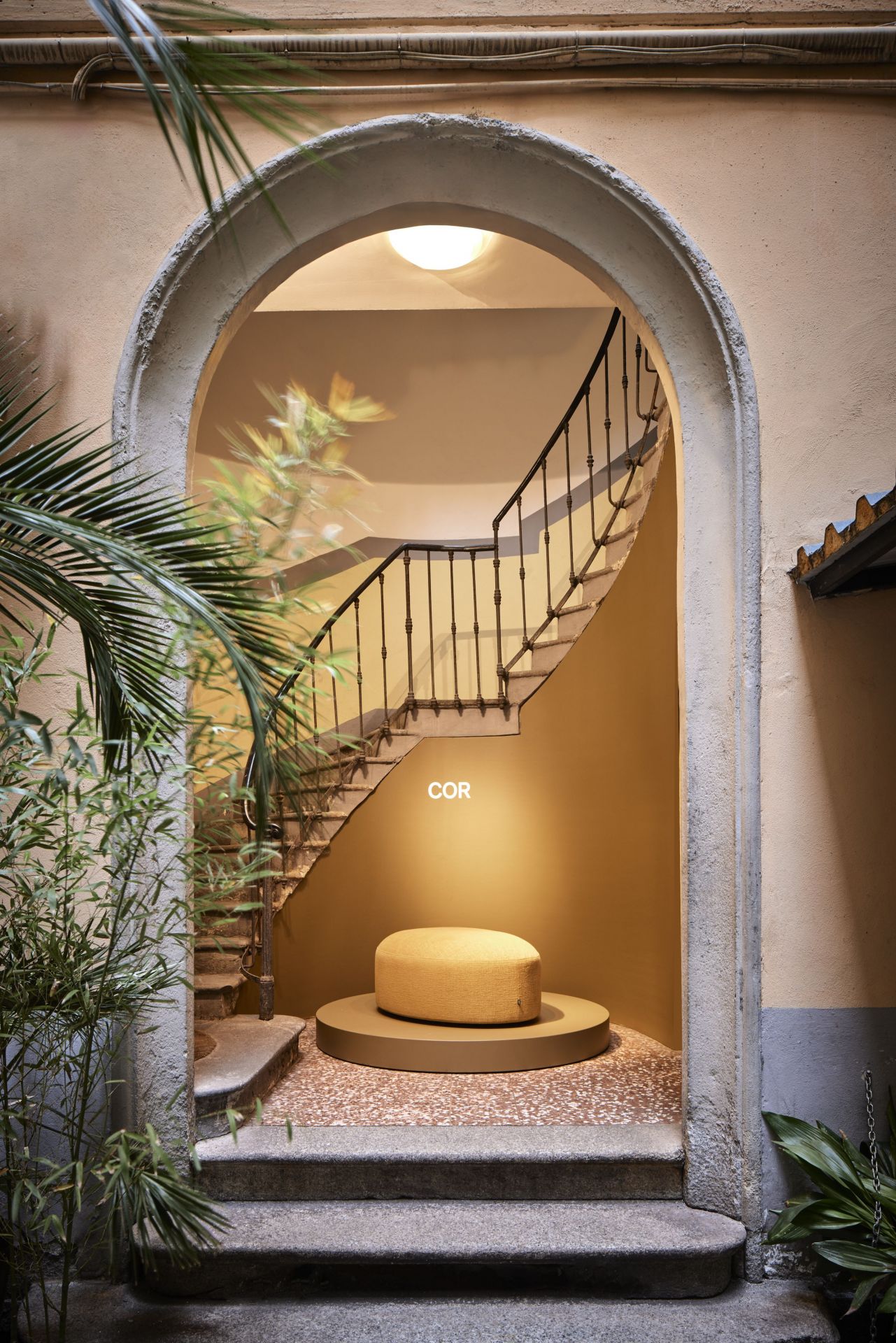 Siwa Stool Cor