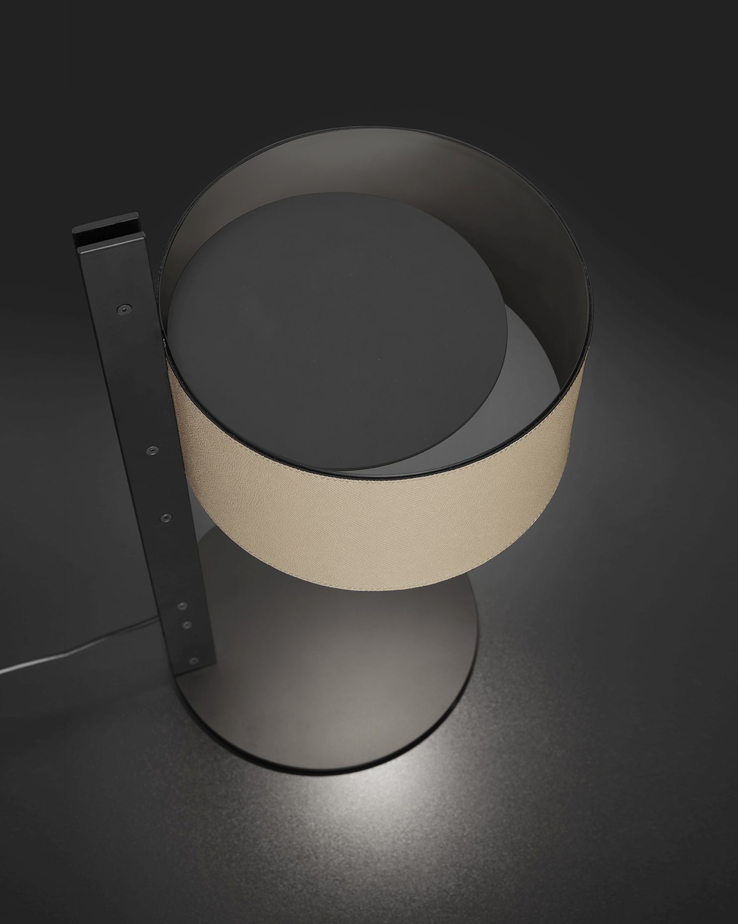 Parallel 296 Table lamp Oluce