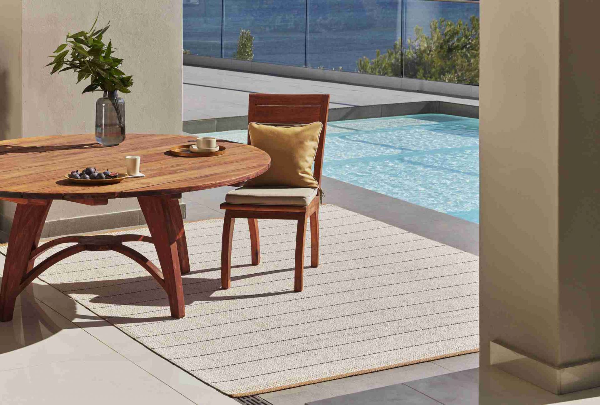 Belle Plastic Rug 230x320 cm Pappelina Ochre