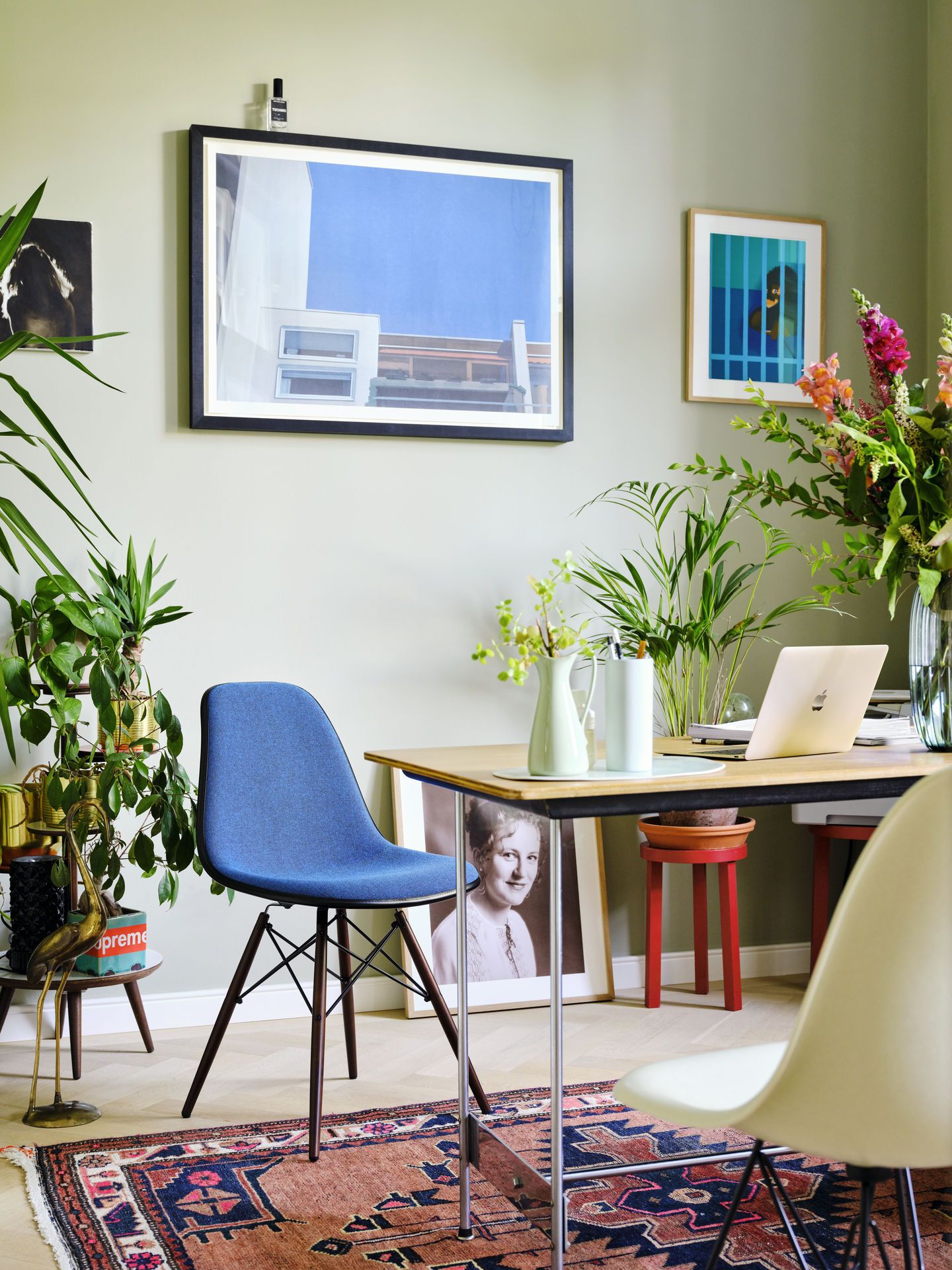 Eames Plastic Side Chair DSW Chair Vitra