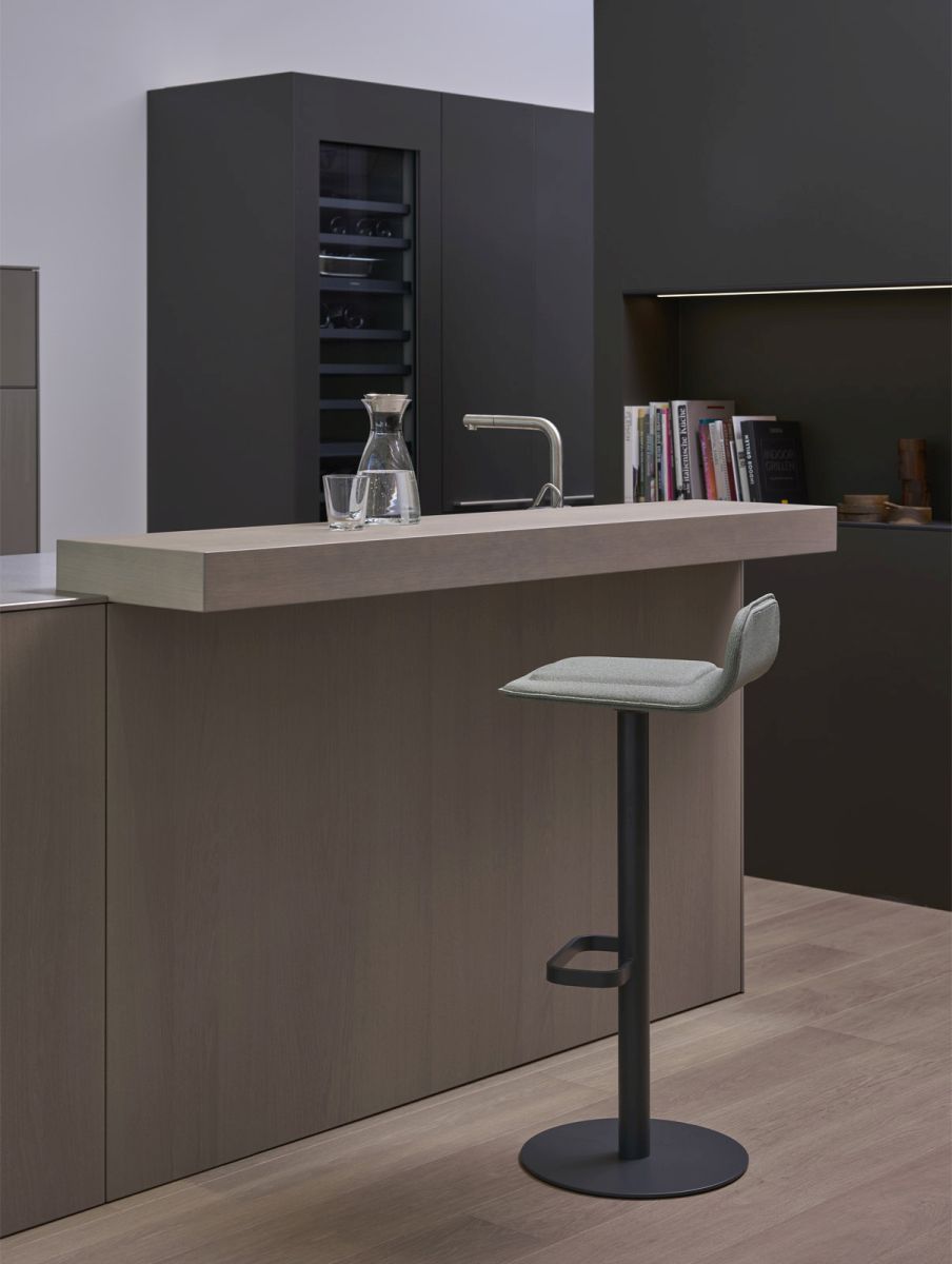Dave Bar Stool Anthracite with Seat Cushion in Wine Red Moree